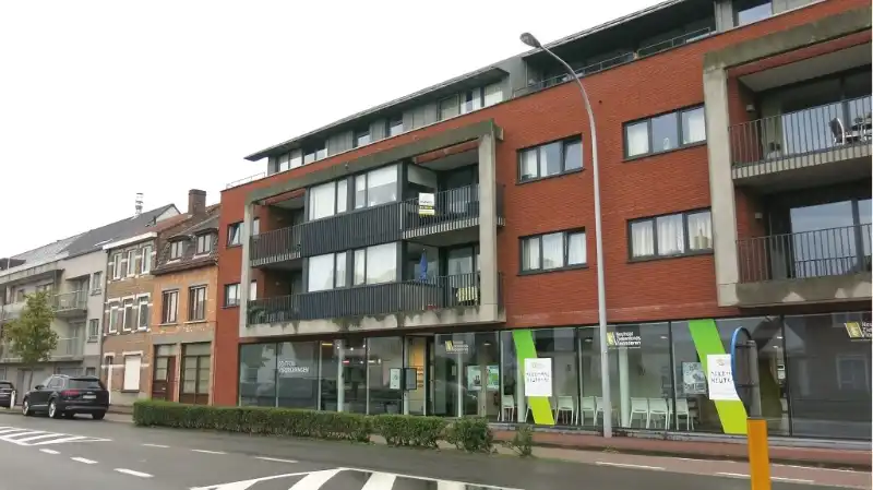 Comfortabel 2-slaapkamerappartement met TERRAS en AUTOSTANDPLAATS te huur in Sint-Andries Brugge foto 17