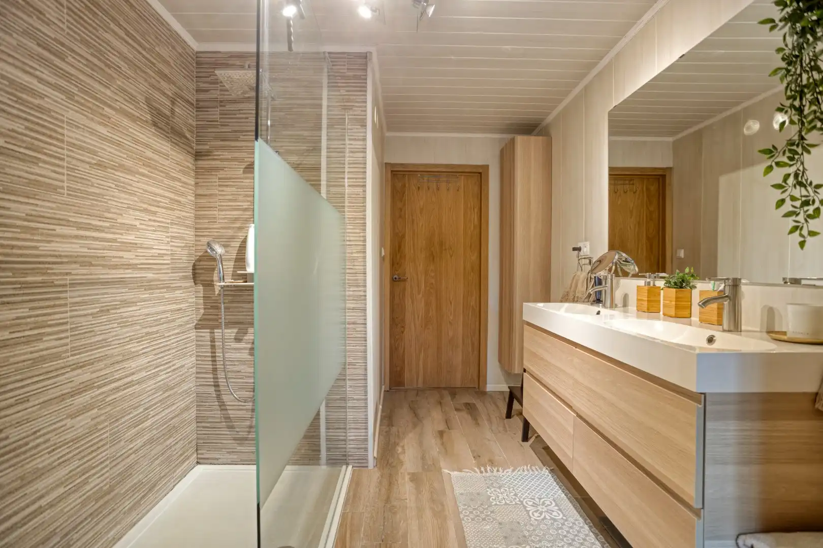 Gezellige, karakteristieke en energiezuinige woning met 4 SLPKS en 2 badkamers !  foto 16