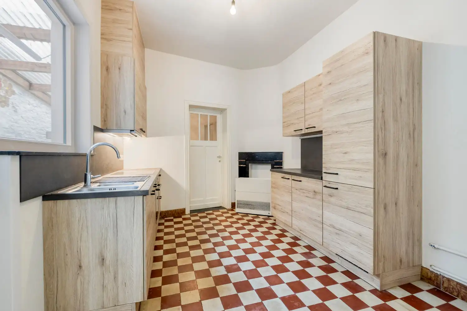 CHARMANTE EN INSTAPKLARE WONING TE DIEST! foto 9