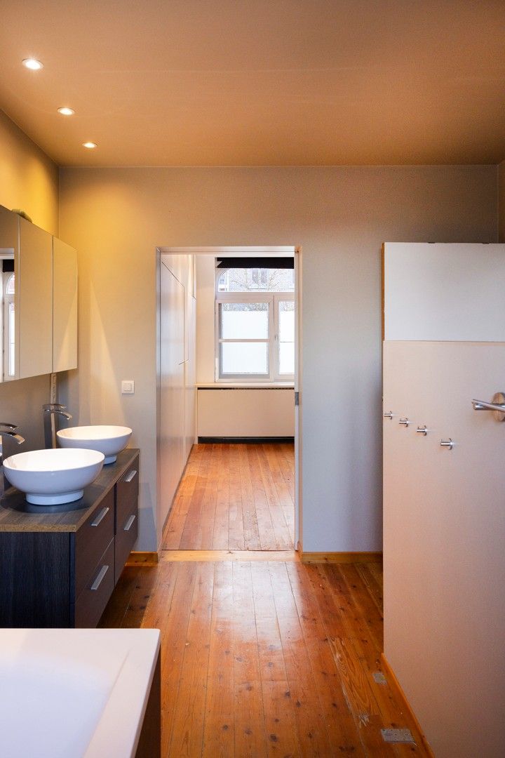 Karaktervolle woning met 4 slaapkamers en tuin. foto 9