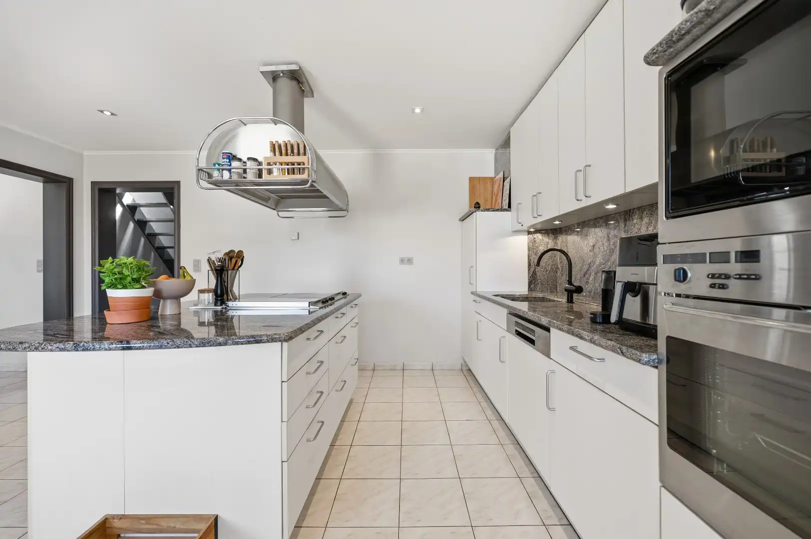 Ruime instapklare duplex met 3 slpks en praktijk- / hobbyruimte van 55m² foto 11
