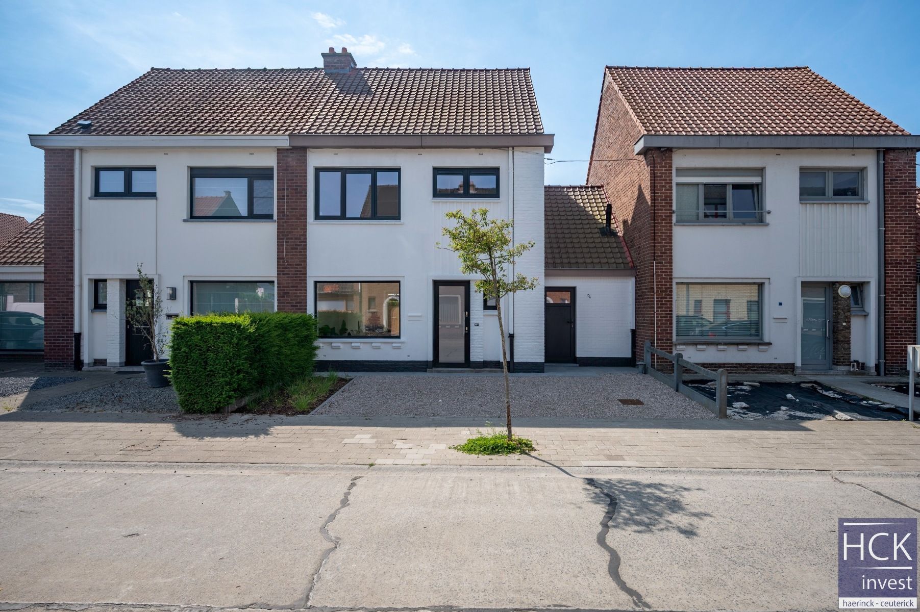WAREGEM - Instapklare & energiezuinige woning met 4 SLPK. én uitweg ! foto {{pictureIndex}}