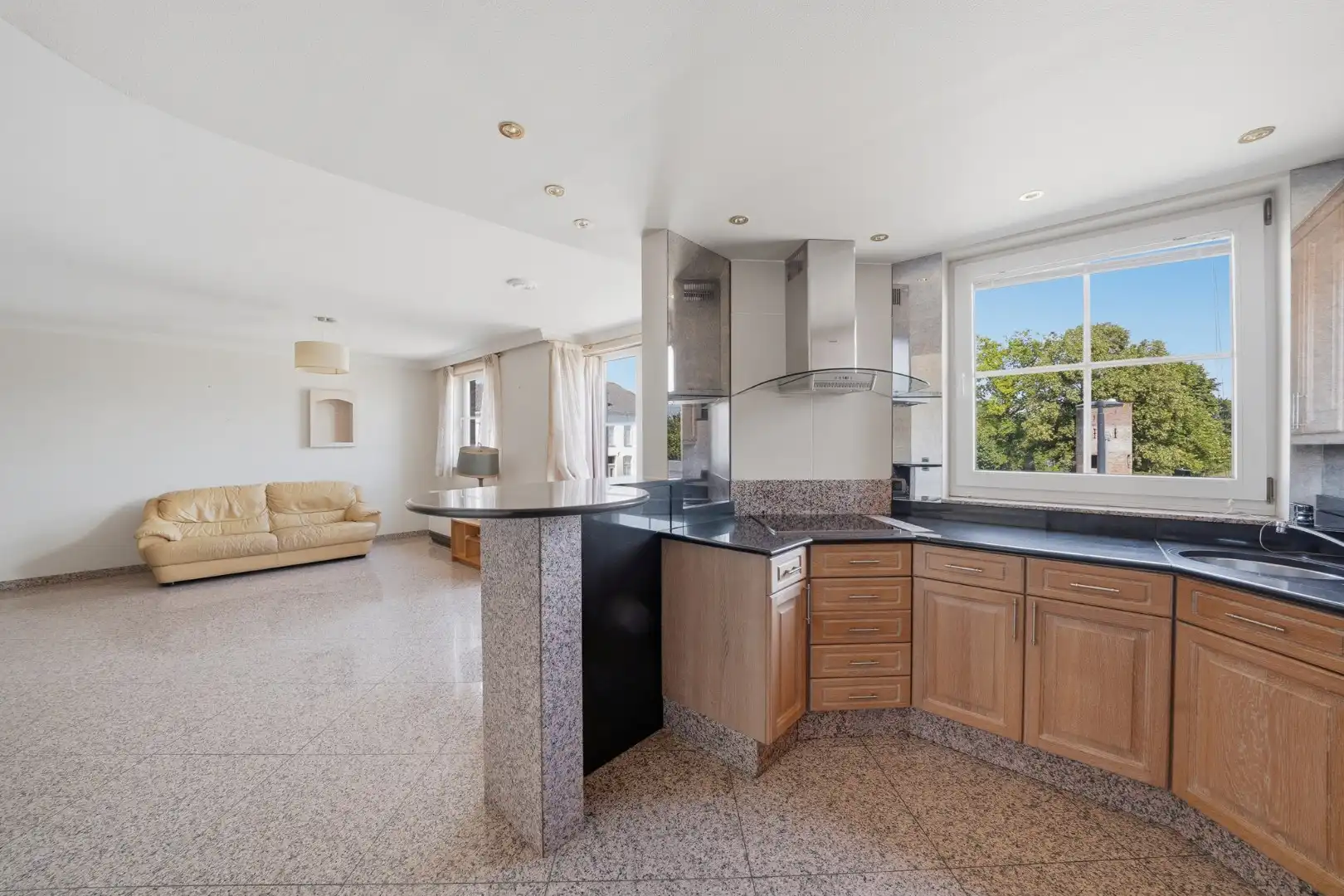 Instapklaar appartement met 2 slaapkamers en terras van 63 m² foto 7