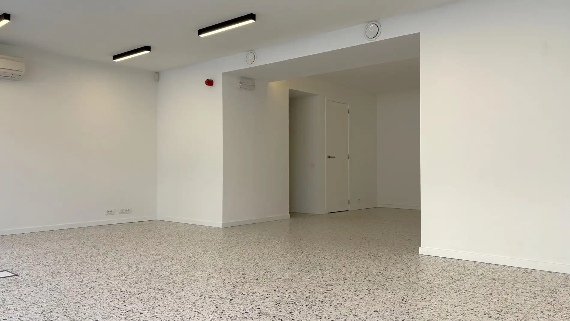 Burelen te huur in New Westral Business Center te Nazareth foto 3