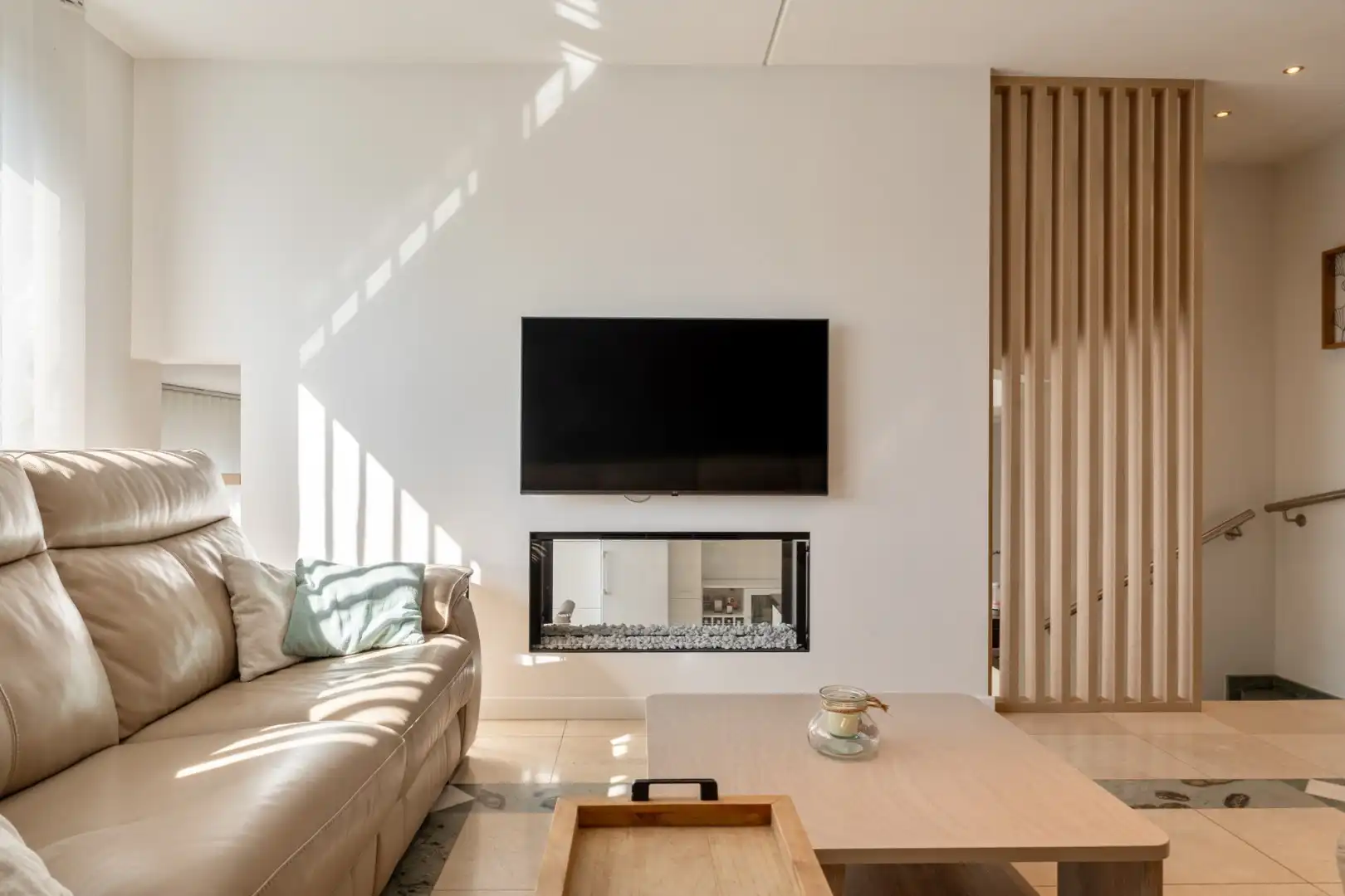 Zeer ruime, goed afgewerkte woning met diverse mogelijkheden nabij het centrum van Maaseik! foto 15