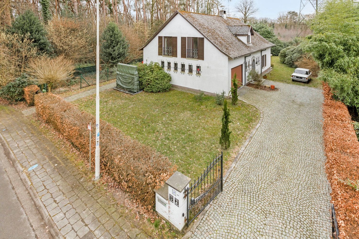 Zeer rustig gelegen woning op een perceel van 14a17ca! foto 4