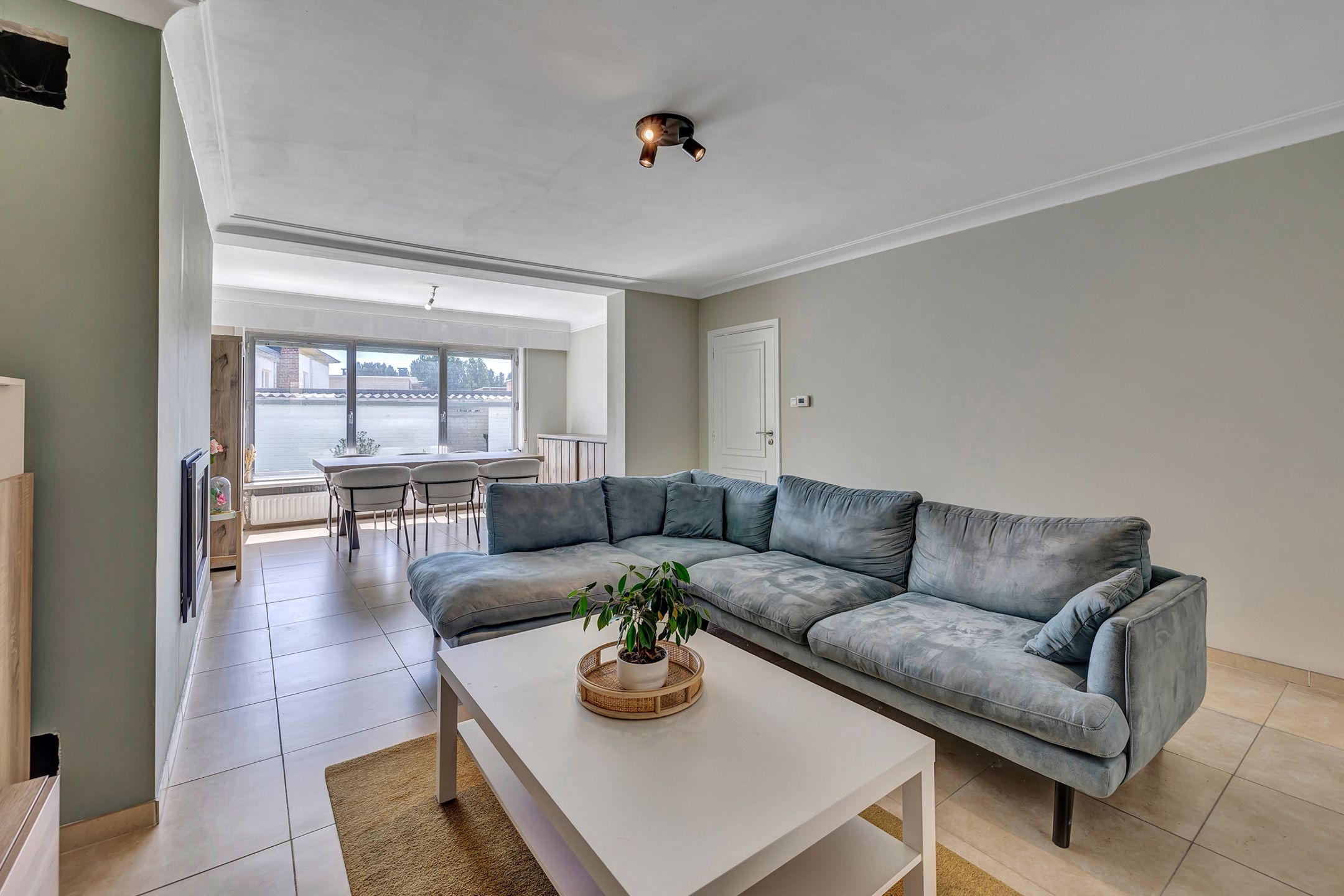 Instapklare woning met ruim terras en 3 slpk te Iddergem foto 5