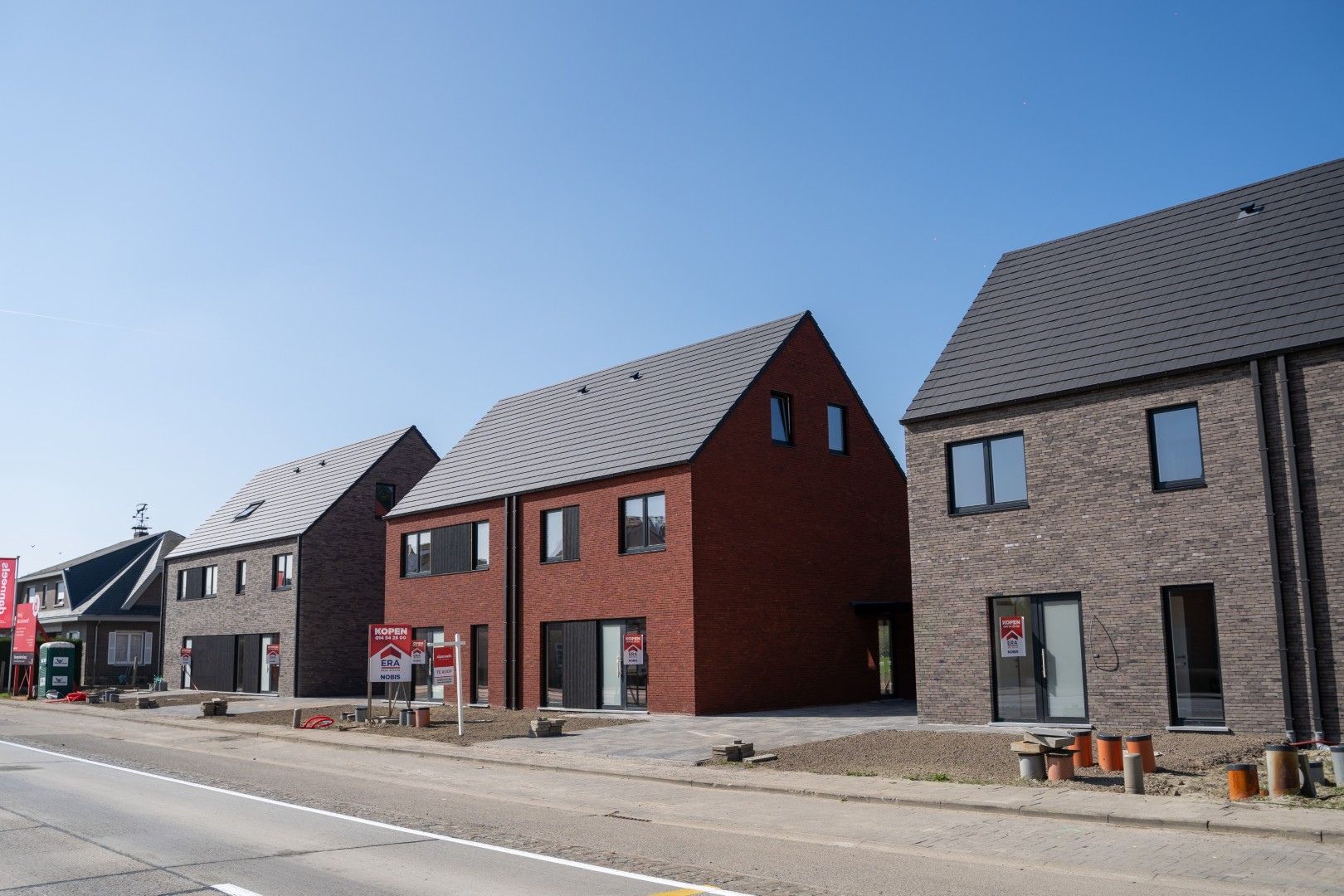 Energiezuinige halfopen bebouwing met prachtig zicht foto 3