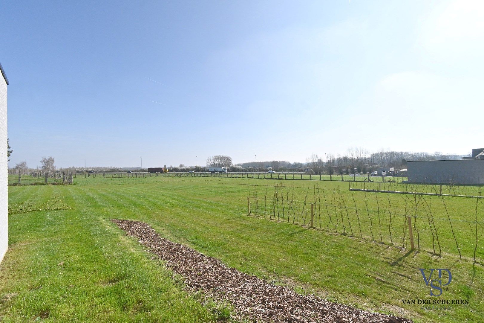 IN OPTIE ! Half Open Bebouwing met afzonderlijke garage  foto 2