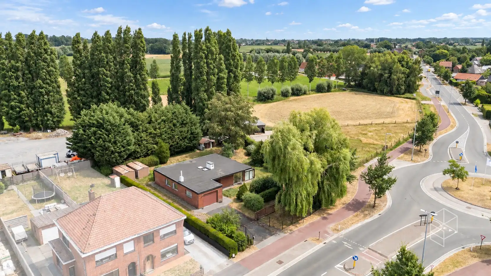 Hoofdfoto van de publicatie: Centraal gelegen gelijkvloerse woning met royale tuin op 1636m²