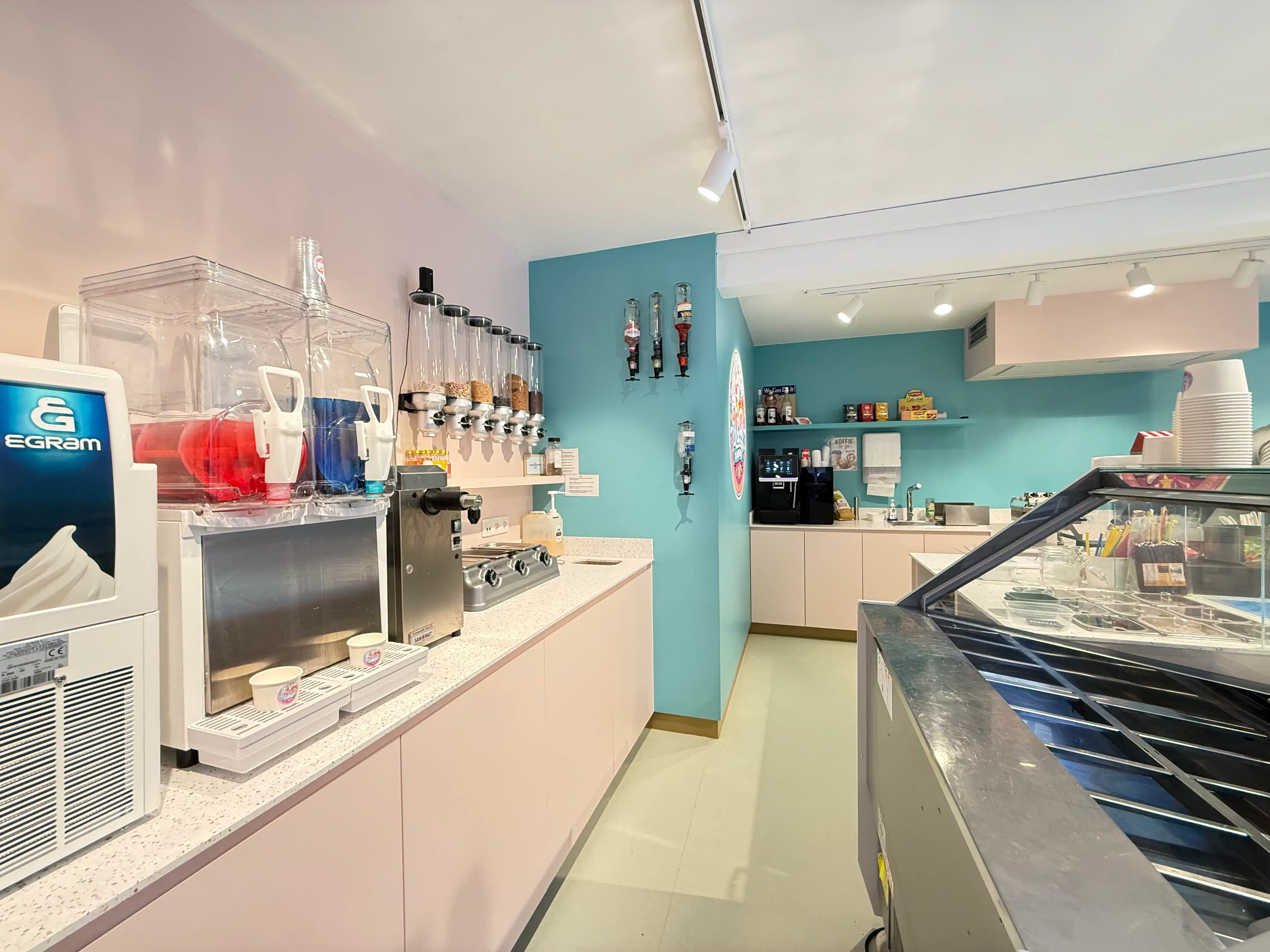 Absolute toplocatie IJssalon-broodjesaak foto 5