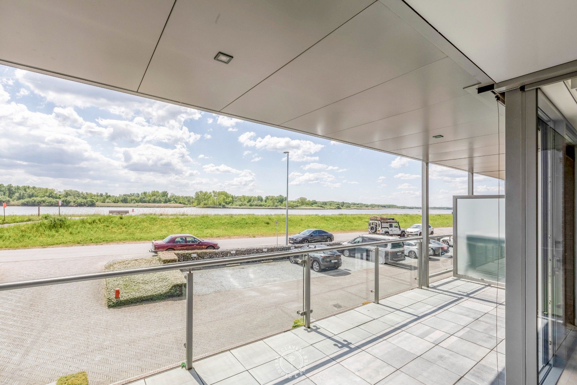 Ruim appartement met 3 slaapkamers, privétuin, garage én prachtig Scheldezicht foto 5