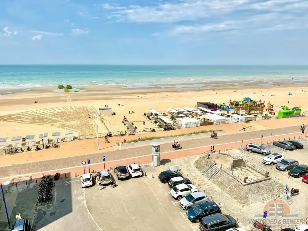 Exclusief hoekappartement met panoramisch zeezicht, parkeerplaats inbegrepen foto 2