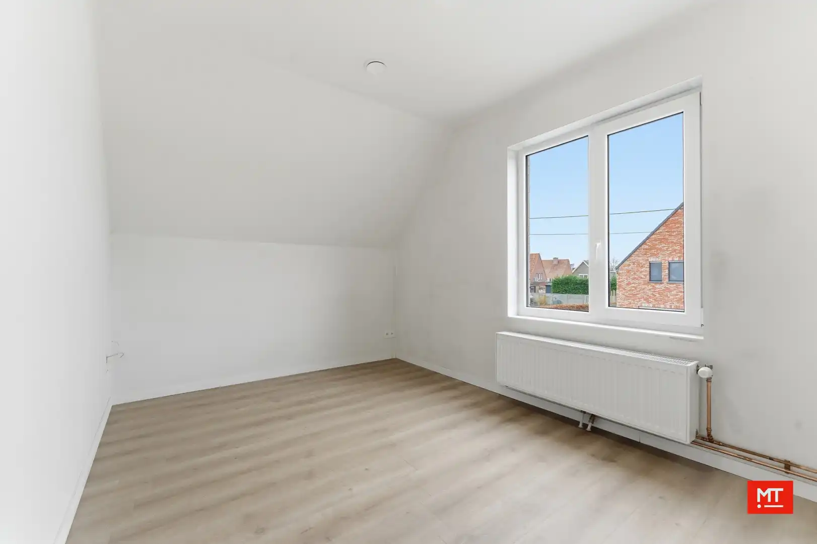 Landelijke, gerenoveerde woning met 3 slaapkamers en tuin in het rustige Poelkapelle foto 12