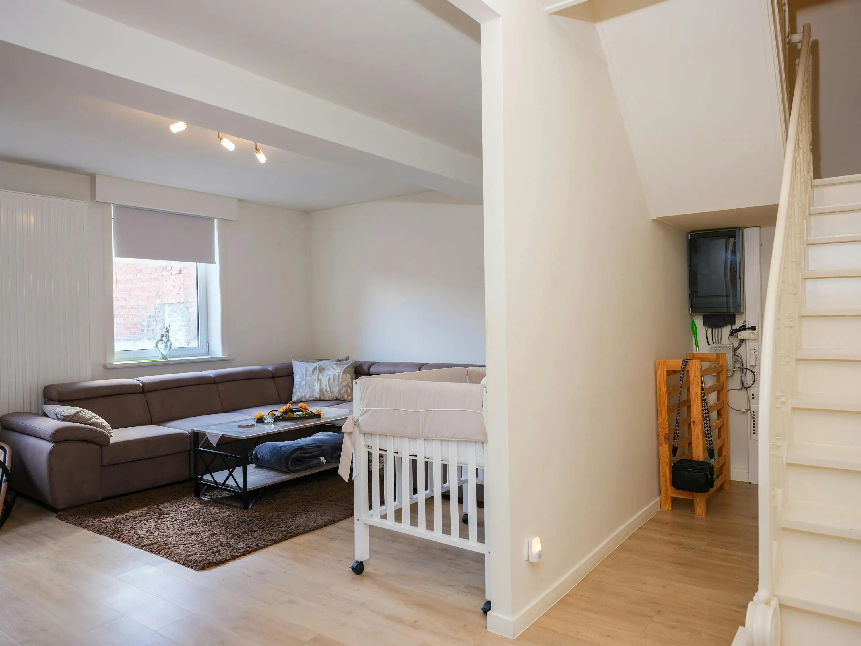 Instapklaar handelspand met woonst te koop op de Boelare in Eeklo foto 8