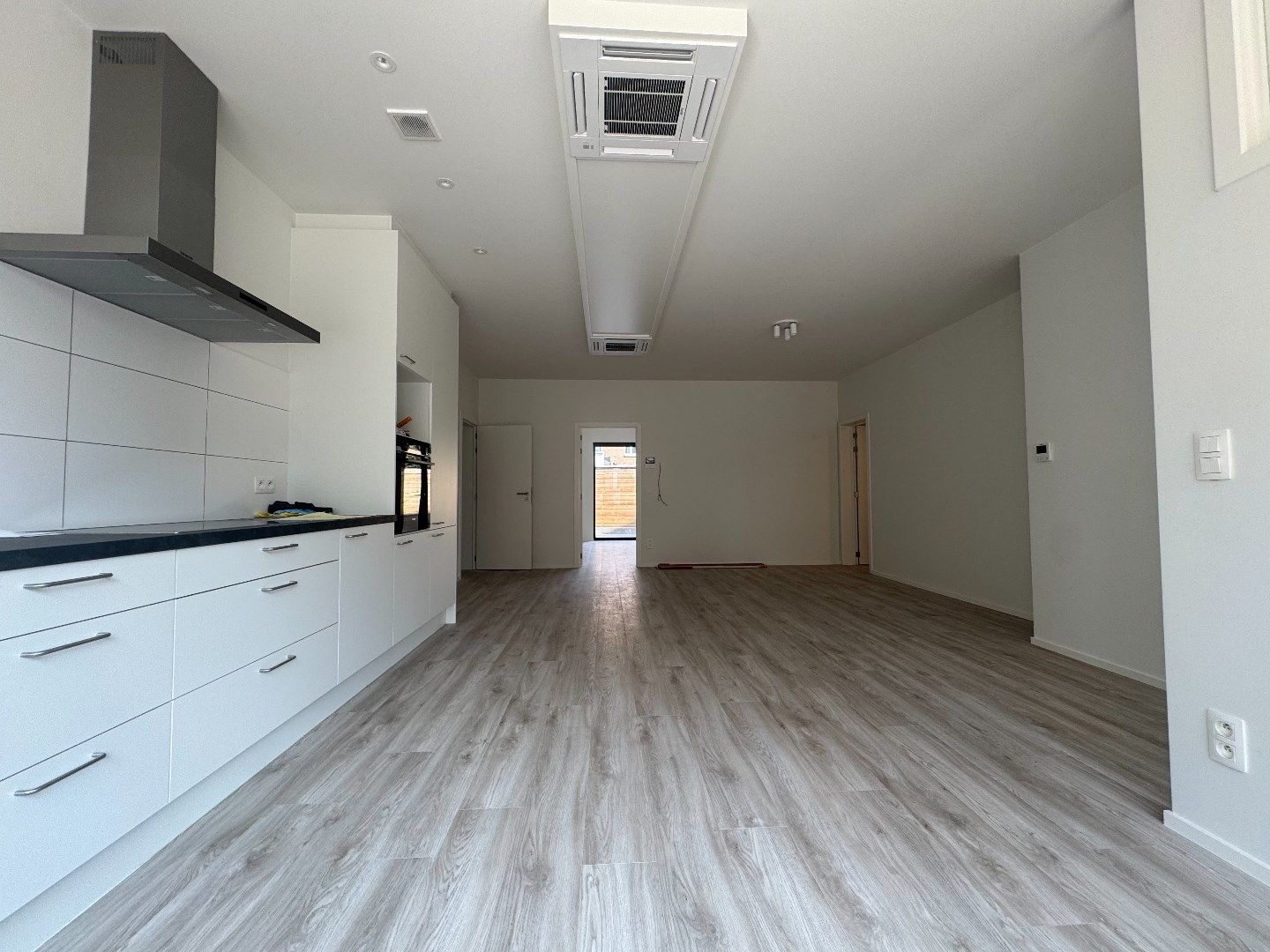 Volledig vernieuwd gelijkvloers-appartement in hartje Opwijk - 2 slpk foto 2