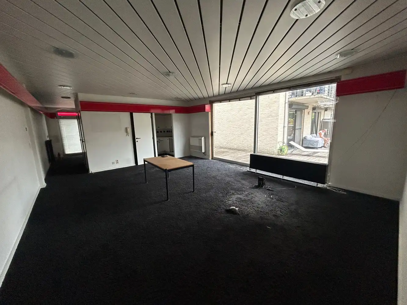 Uitstekend gelegen handelsgelijkvloers naast Polykliniek AZ Monica te koop in Antwerpen, Blancefloerlaan 151 foto 2