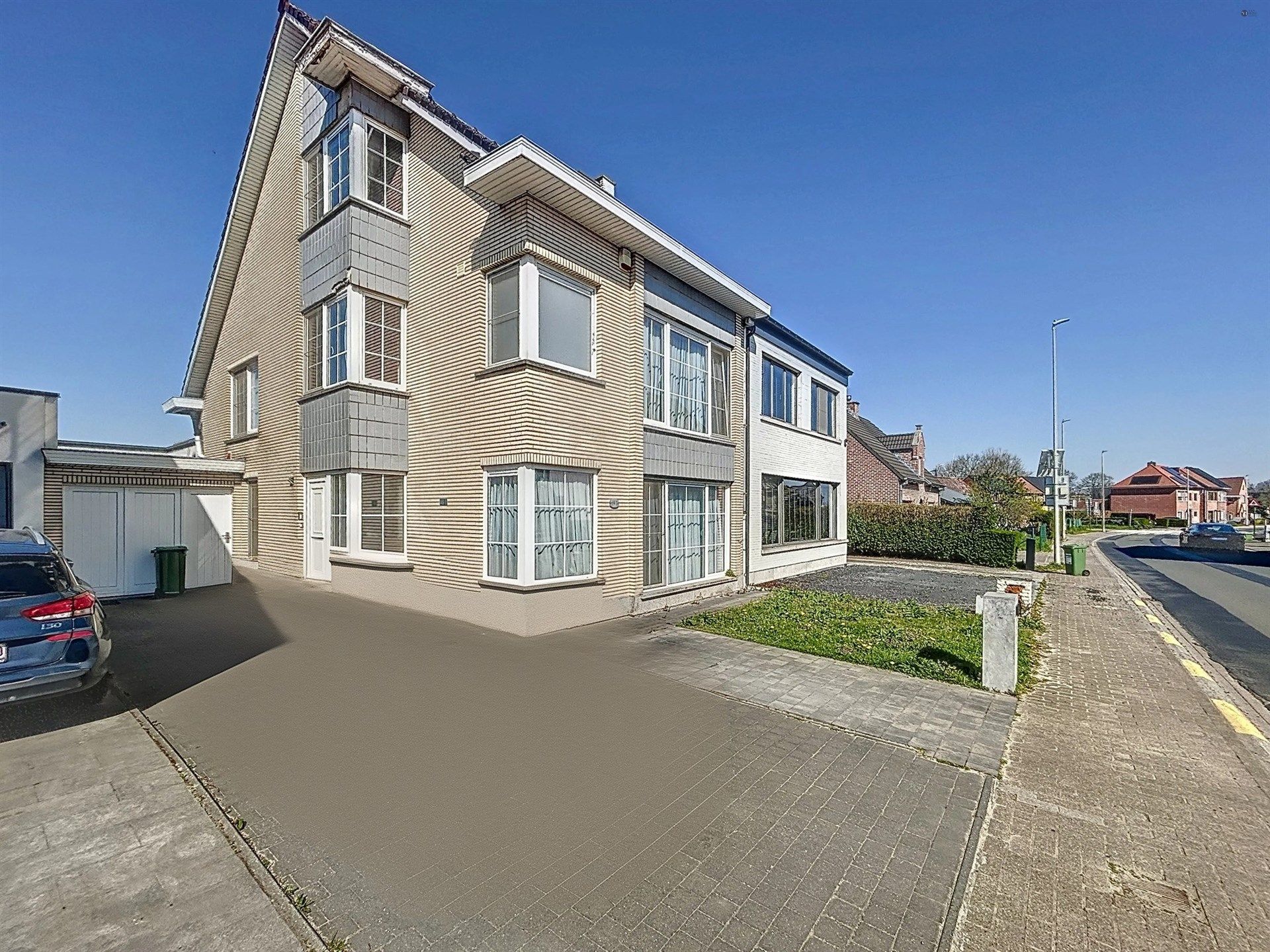 instapklare gezinswoning met 4 slaapkamers, aparte studio en 3 badkamers op perceel van 453m²  foto 23