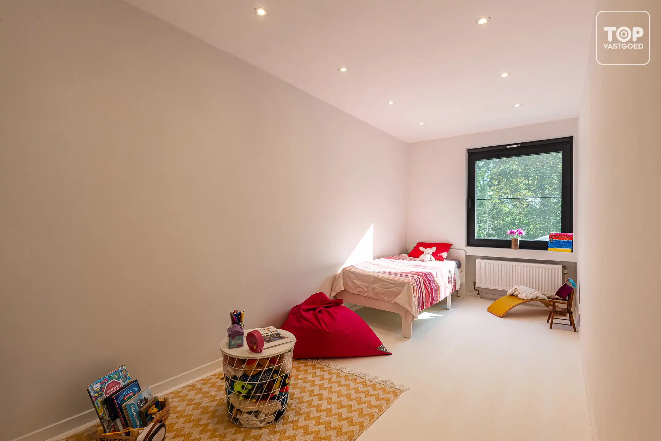 Gerenoveerde woning in een rustige buurt foto 9