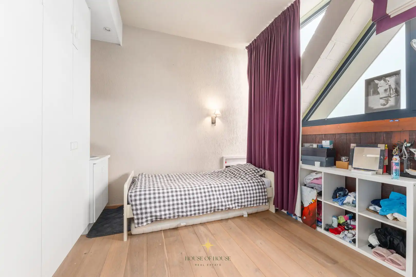 Uniek gerenoveerde architectenwoning te Sint-Kruis met ruime praktijkruimte foto 10