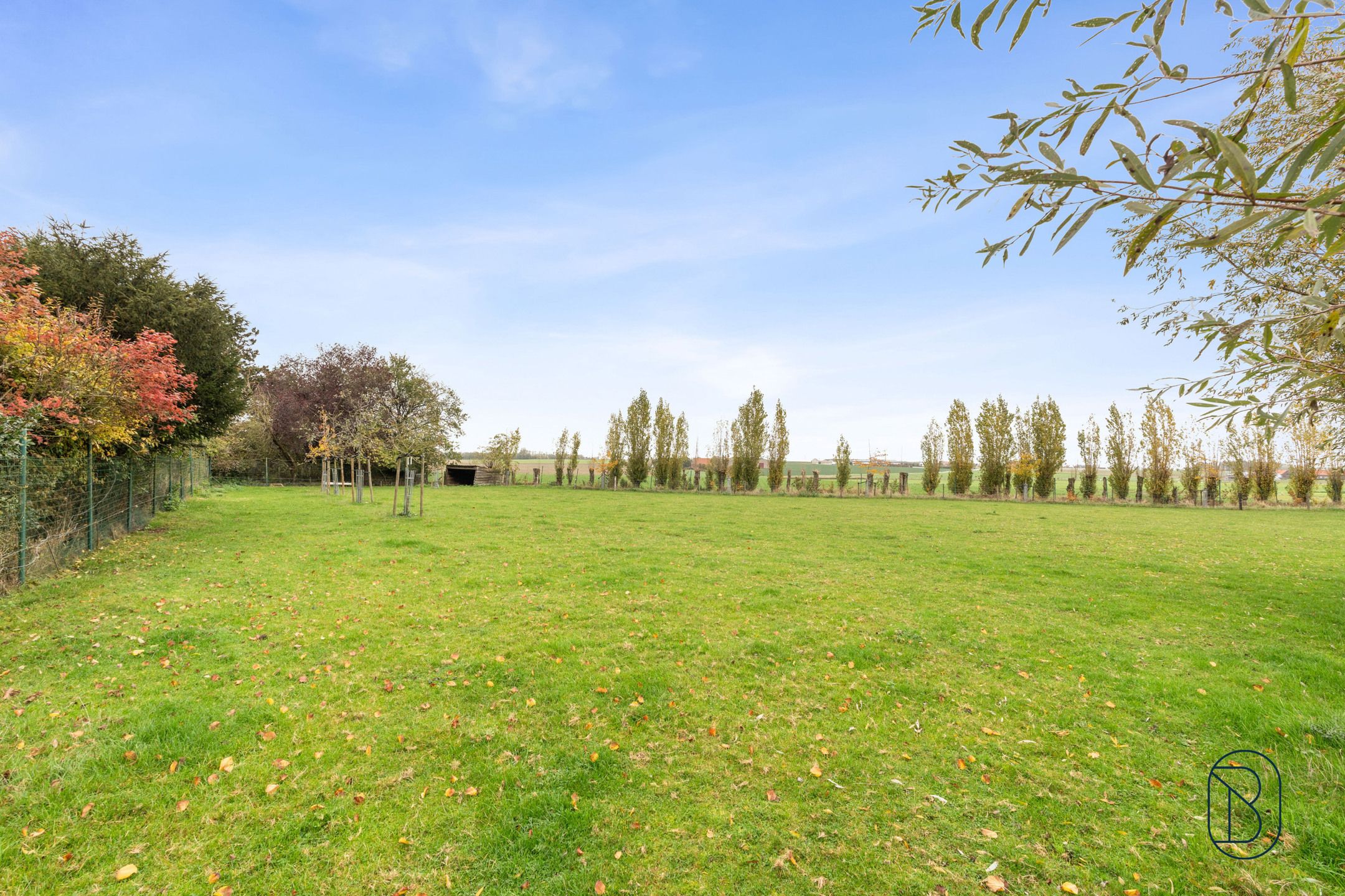Unieke charmante vierkantshoeve op 1 hectare grond te Ieper foto 10