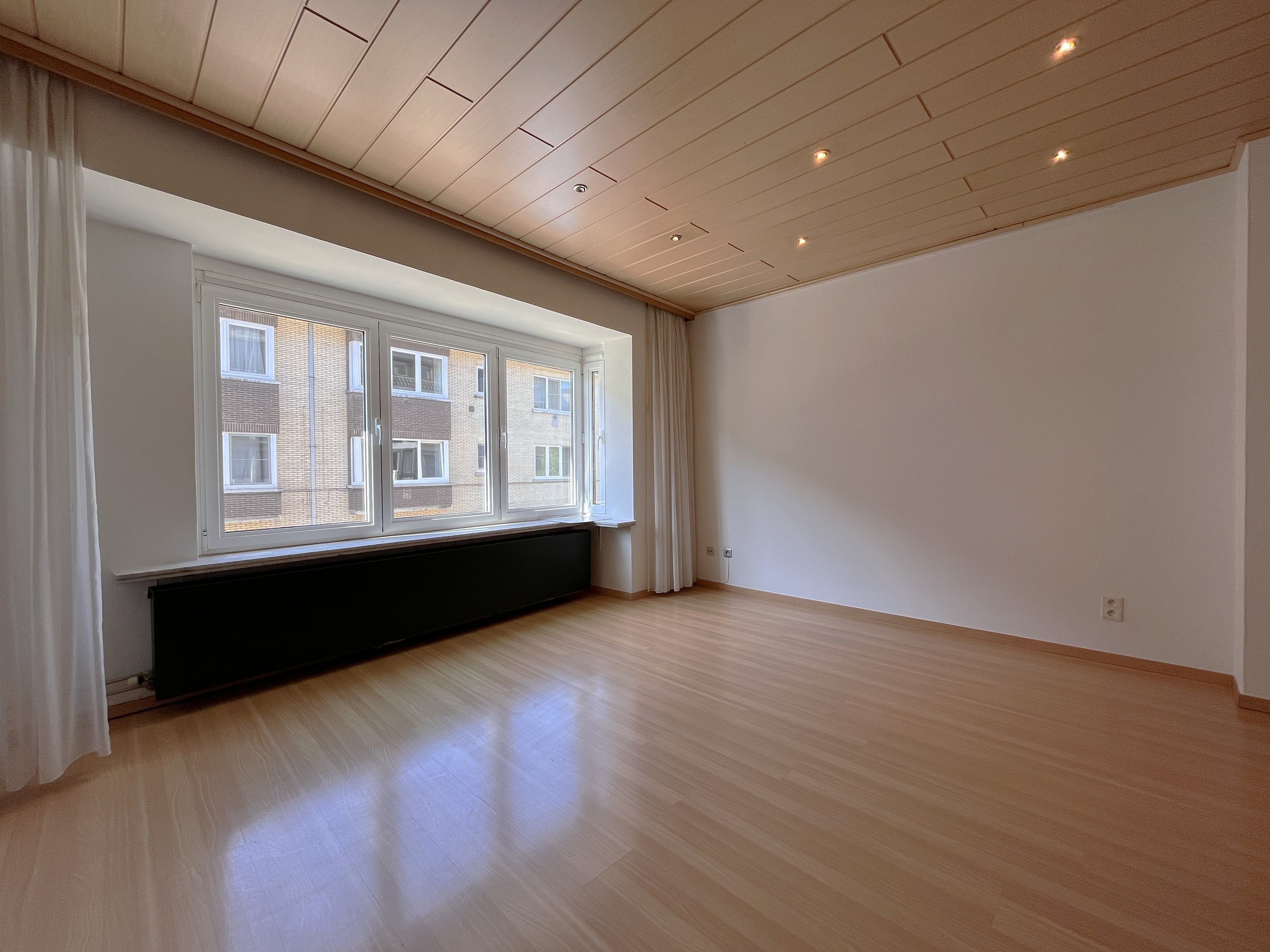 Ruim appartement, dubbele garage, 3 (slaap)kamers, nabij Hasselt centrum foto 6