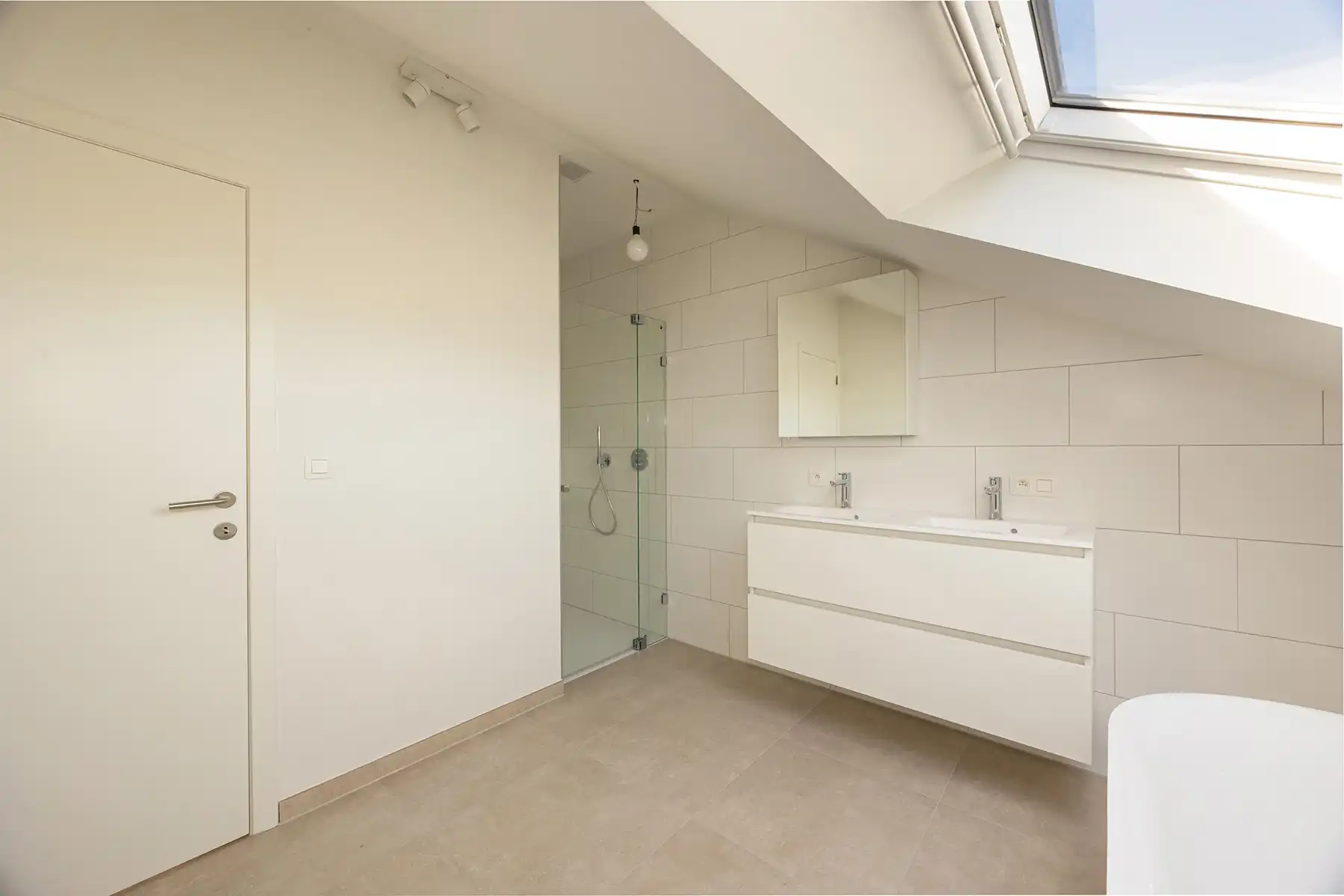 Gerenoveerde loft in hartje Ekeren! foto 11