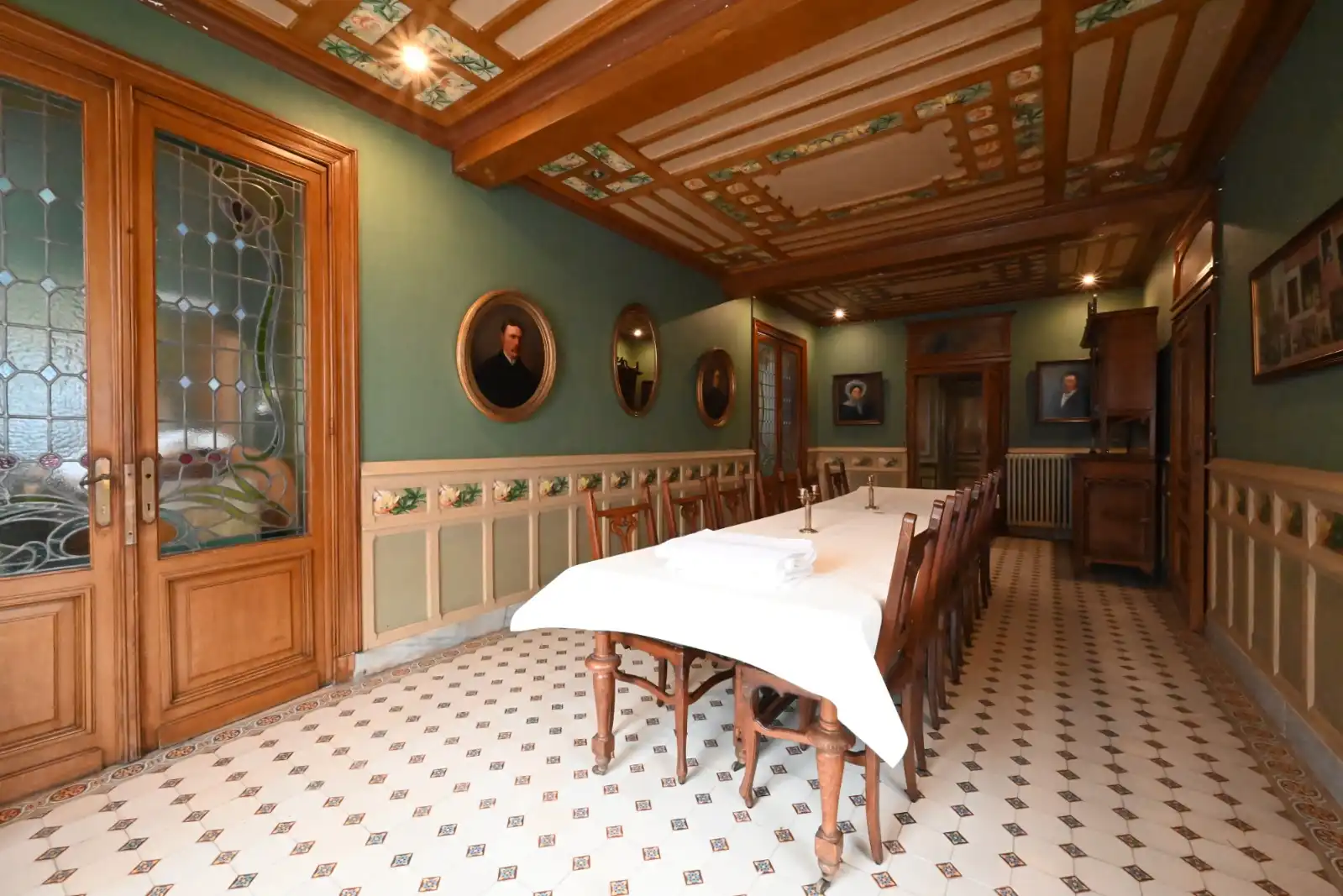 Herenhuis op de markt van Ardooie foto 15