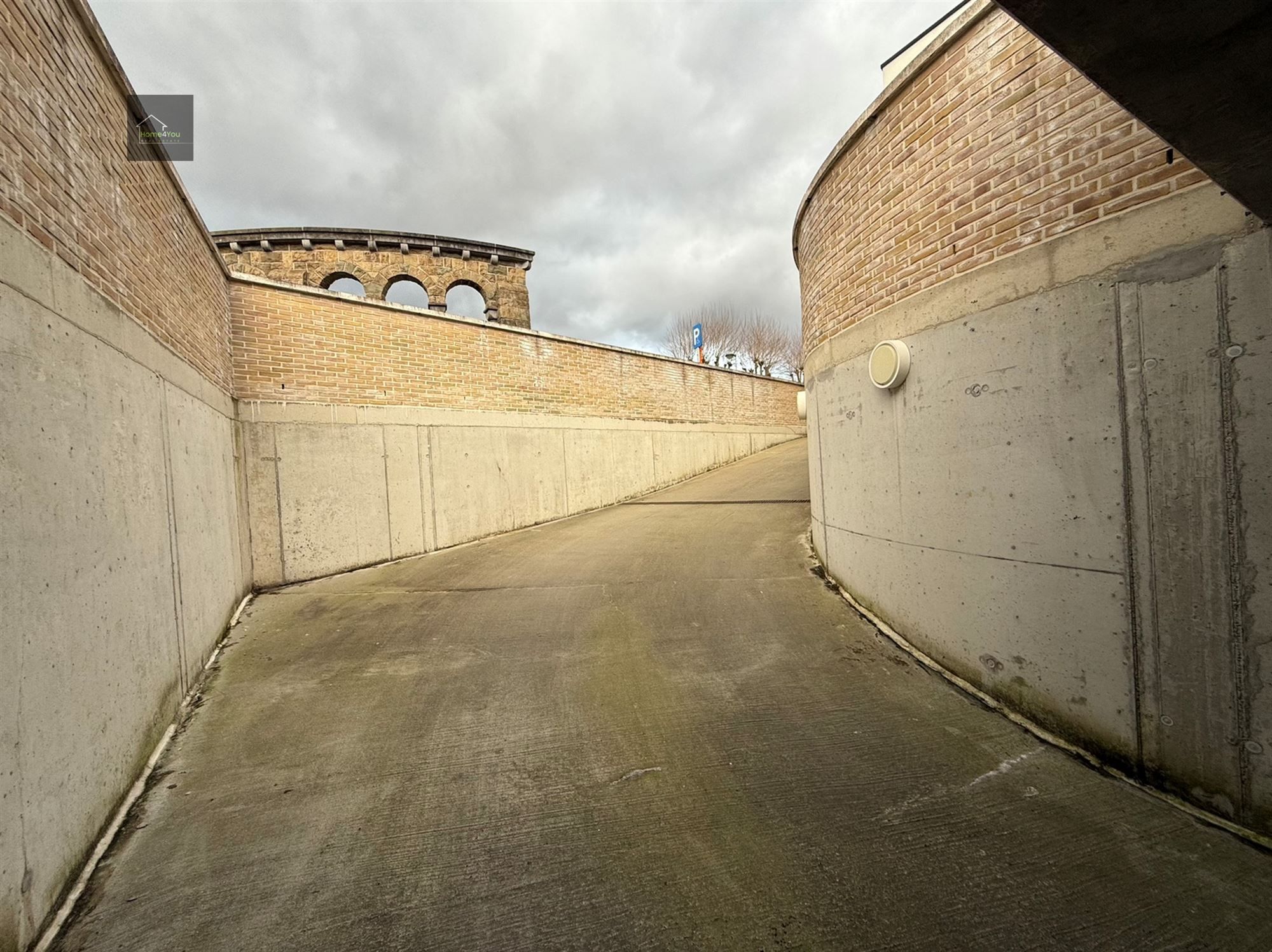 Ruime garagebox in nieuwbouwresidentie. foto 9
