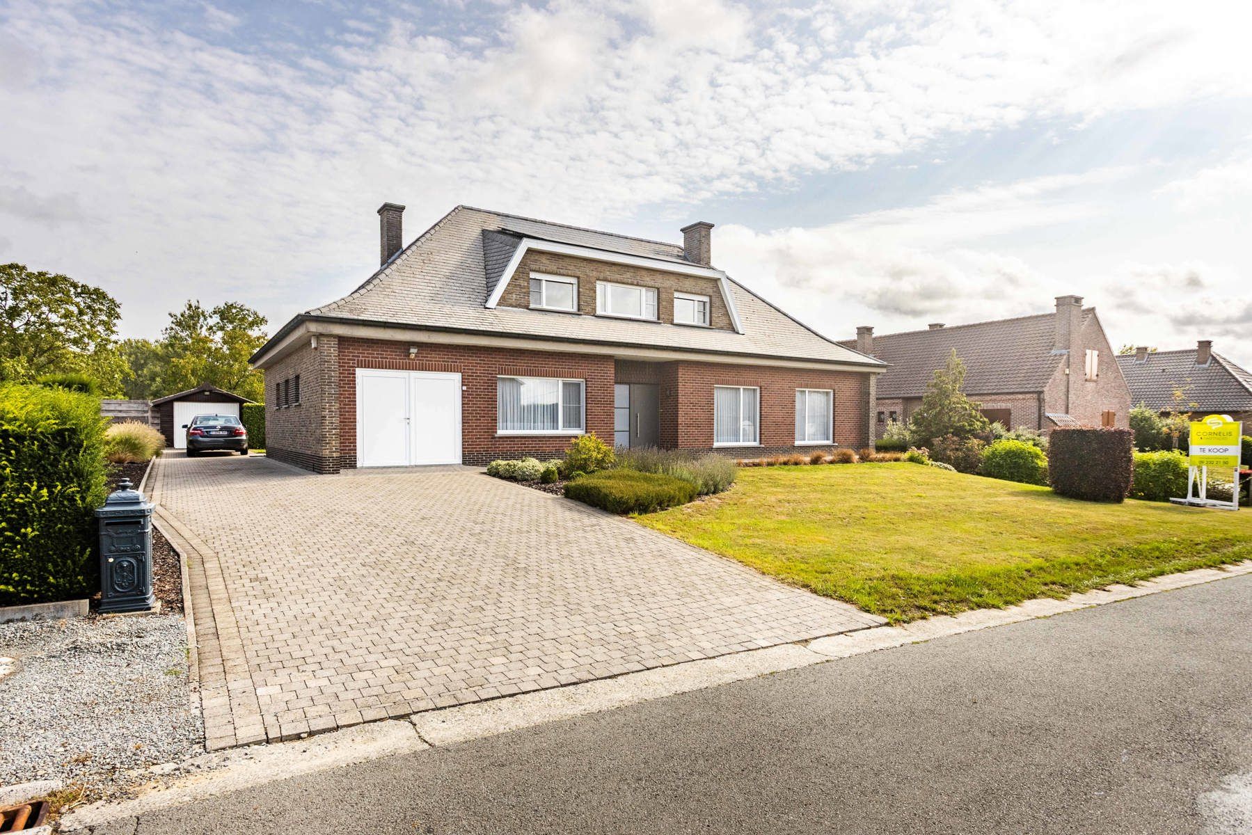 Charmante gezinswoning met 5 slaapkamers en riante tuin. foto 4
