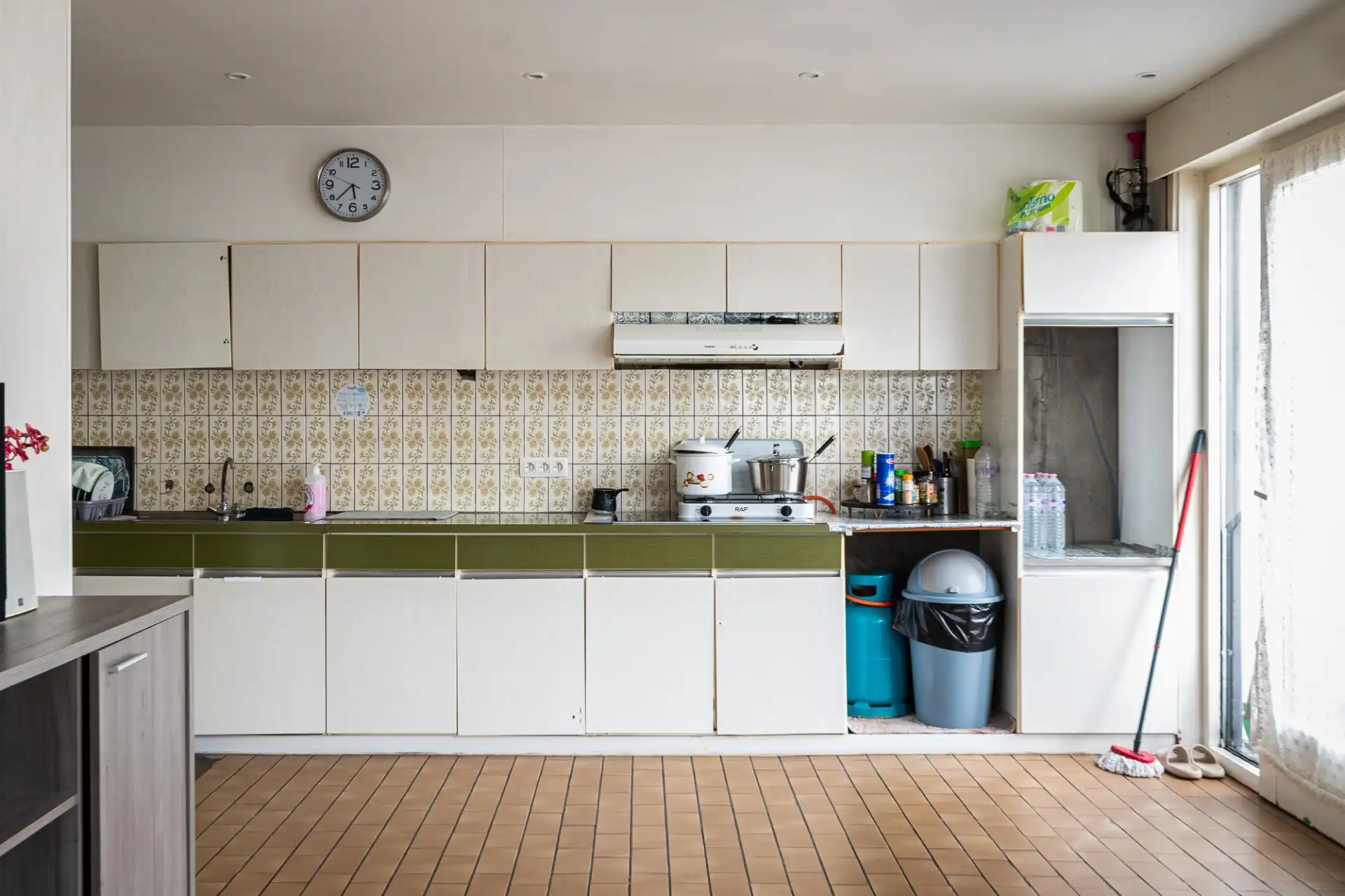 Gezinswoning met magazijn in het centrum van Waregem foto 7