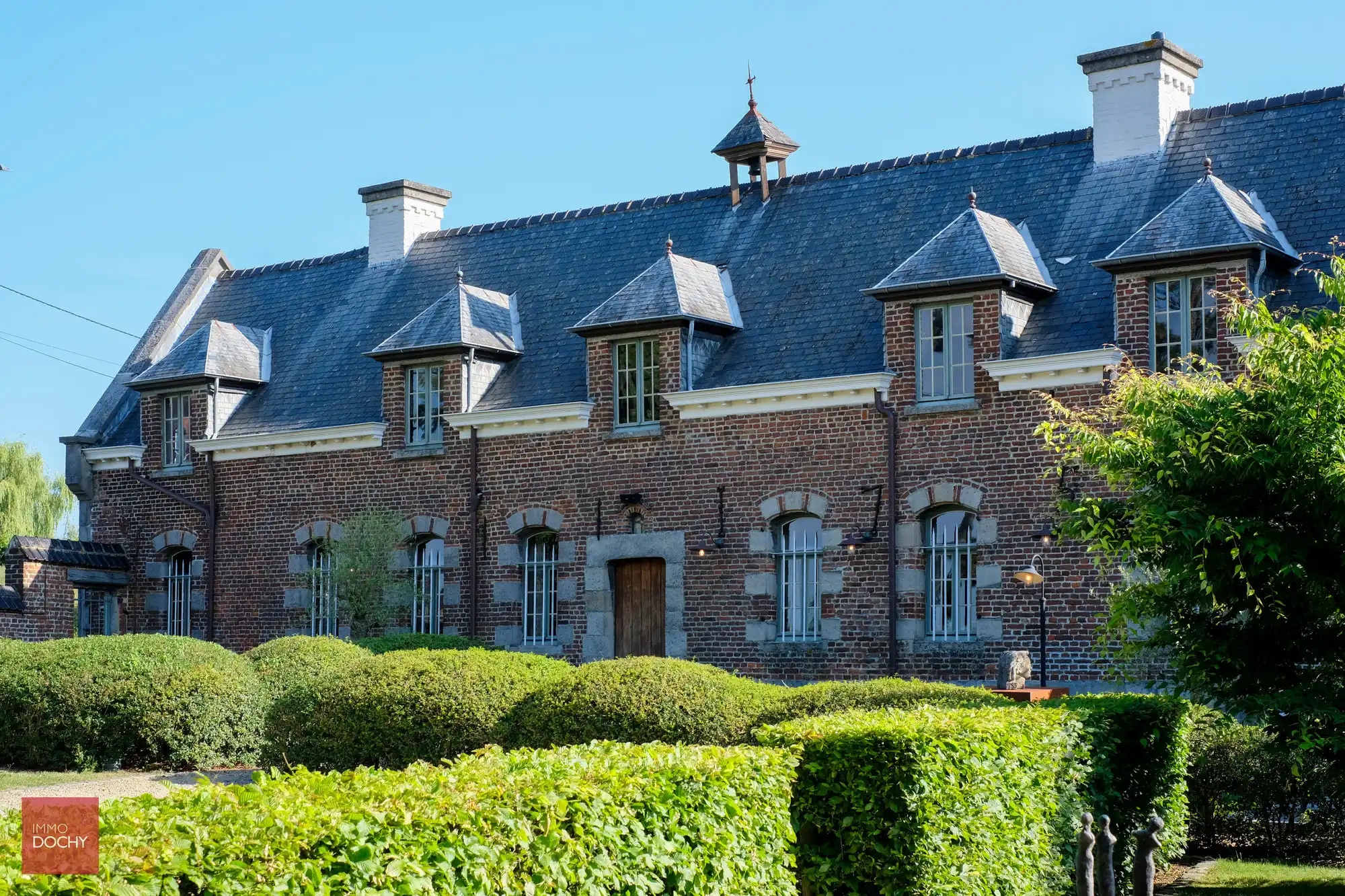 Karaktervolle eigendom met restaurant en woonst foto 2