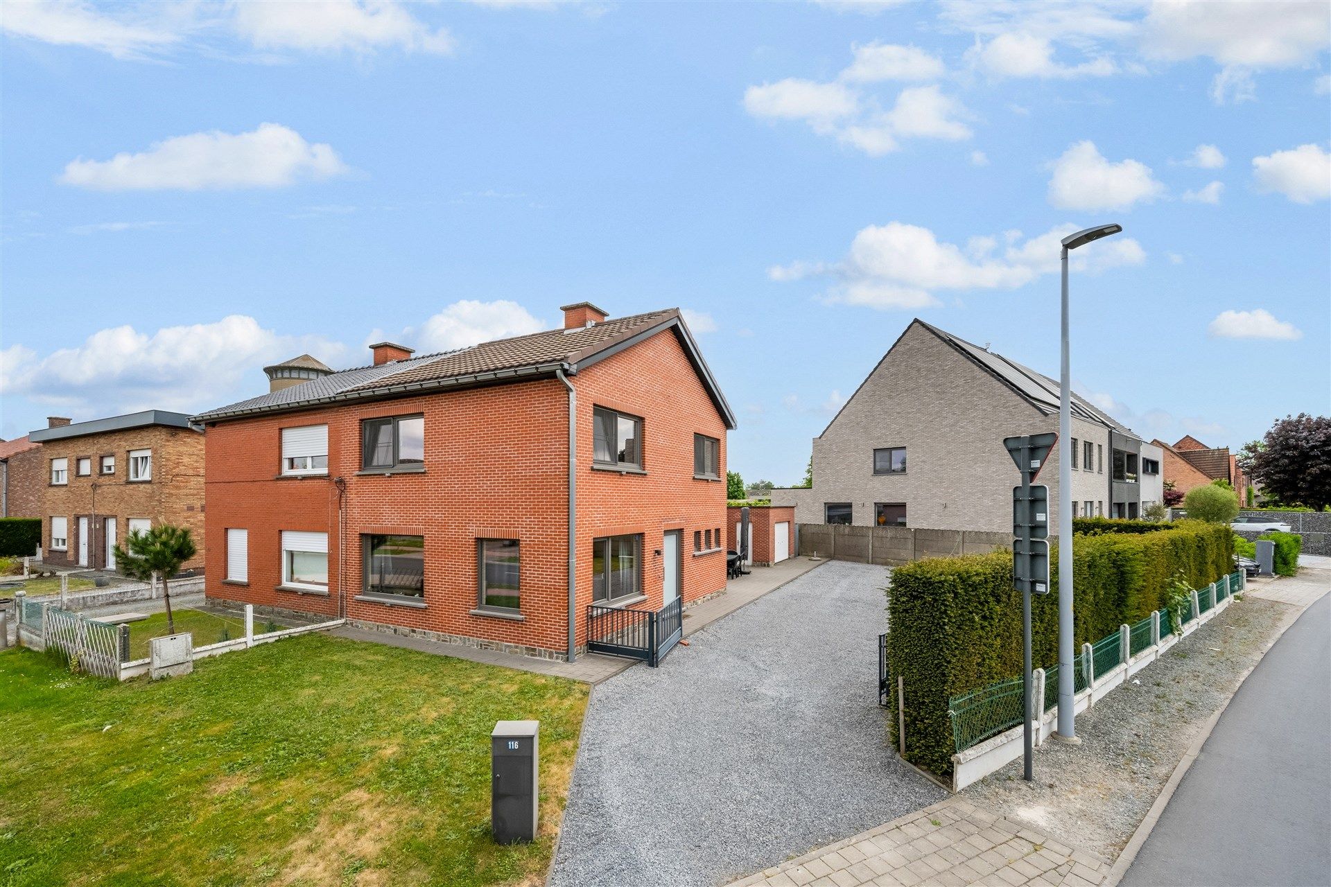 Charmante woning met 3 slaapkamers en leuke tuin. foto 19