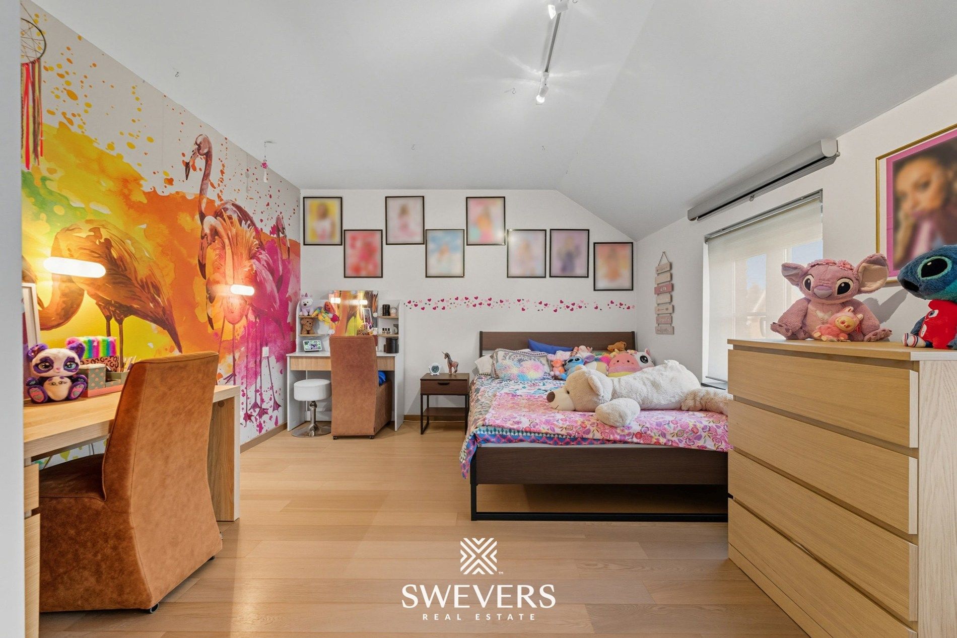 HOB met 3 slaapkamers, bureau en zwembad   foto 14