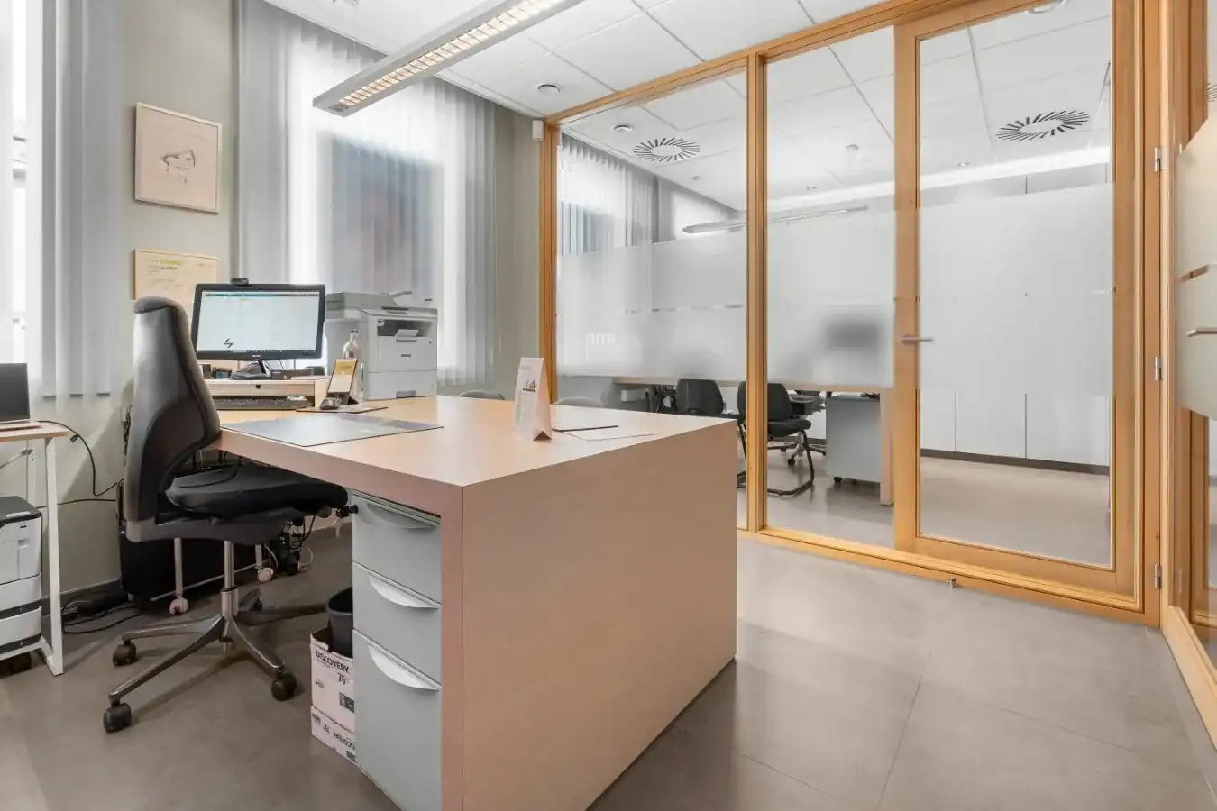 Beselare - Investeringspand met kantoorruimte en 2 verhuurde appartementen foto 9
