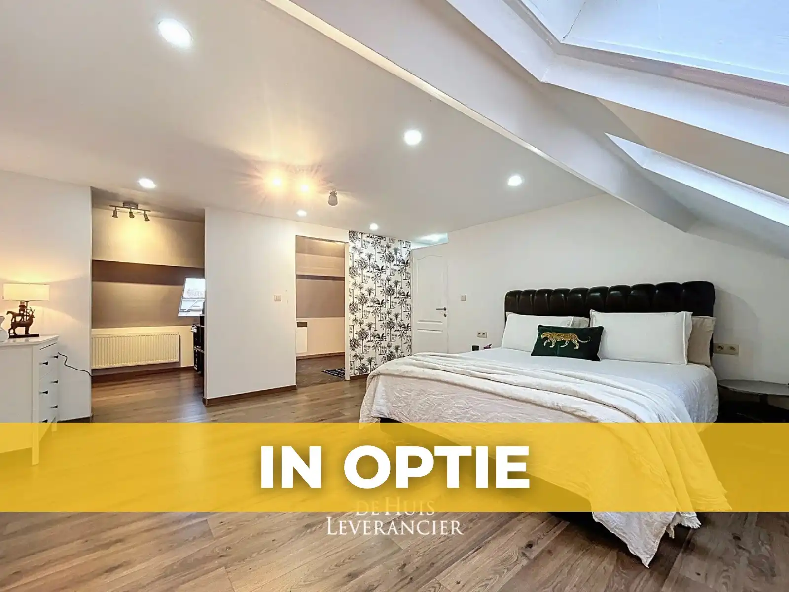 IN OPTIE - Instapklare woning met drie slaapkamers en twee badkamers foto {{pictureIndex}}