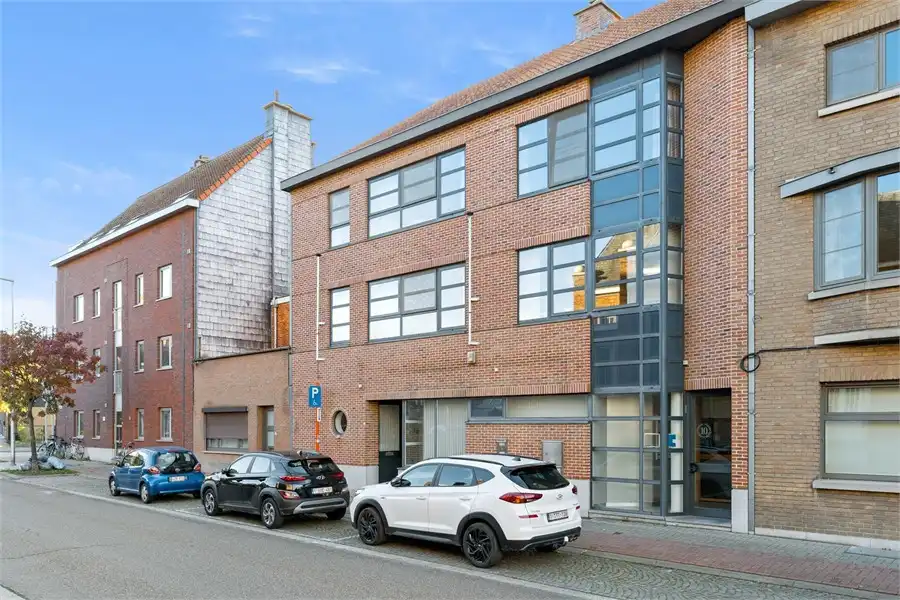 OPBRENGSTEIGENDOM MET HANDELSRUIMTE EN DUPLEX-APPARTEMENT IN SINT-TRUIDEN foto 32