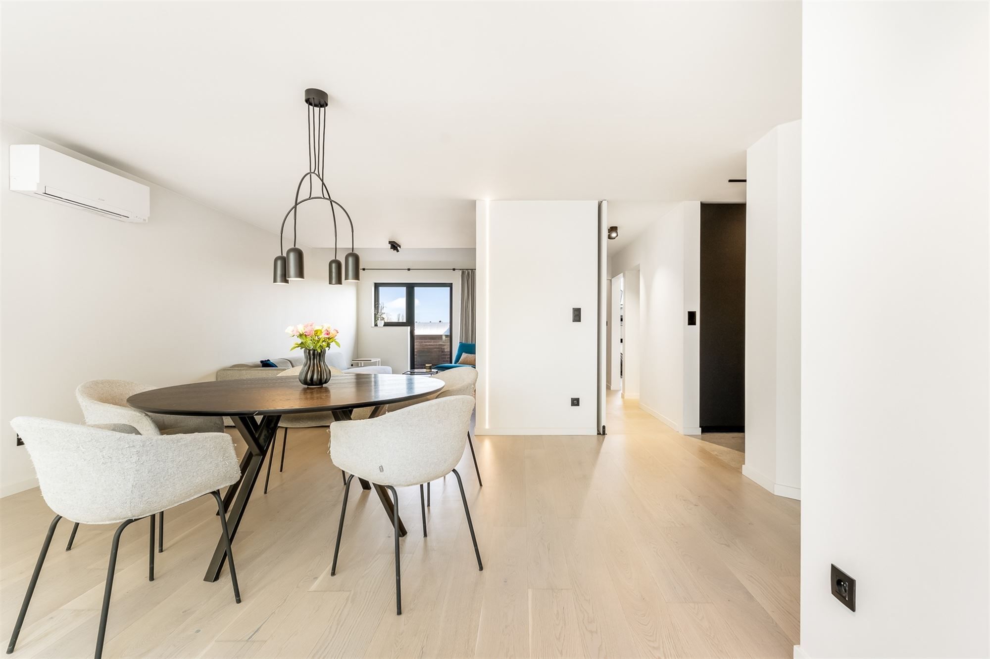 KNAP GERENOVEERD, LICHTRIJK APPARTEMENT (129M²) MET 3 SLAAPKAMERS TE HALEN foto 14