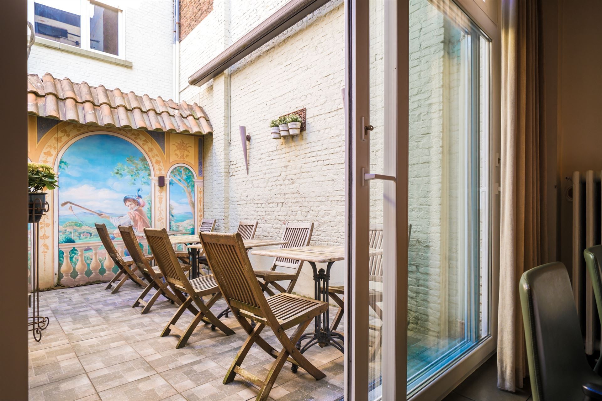 OVERNAME HANDELSFONDS TOP-RESTAURANT foto {{pictureIndex}}