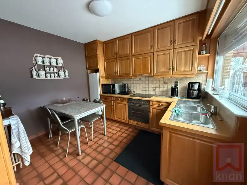 Ruime gezinswoning met 3 slaapkamers en zuidgerichte tuin op 722 m²! foto 9