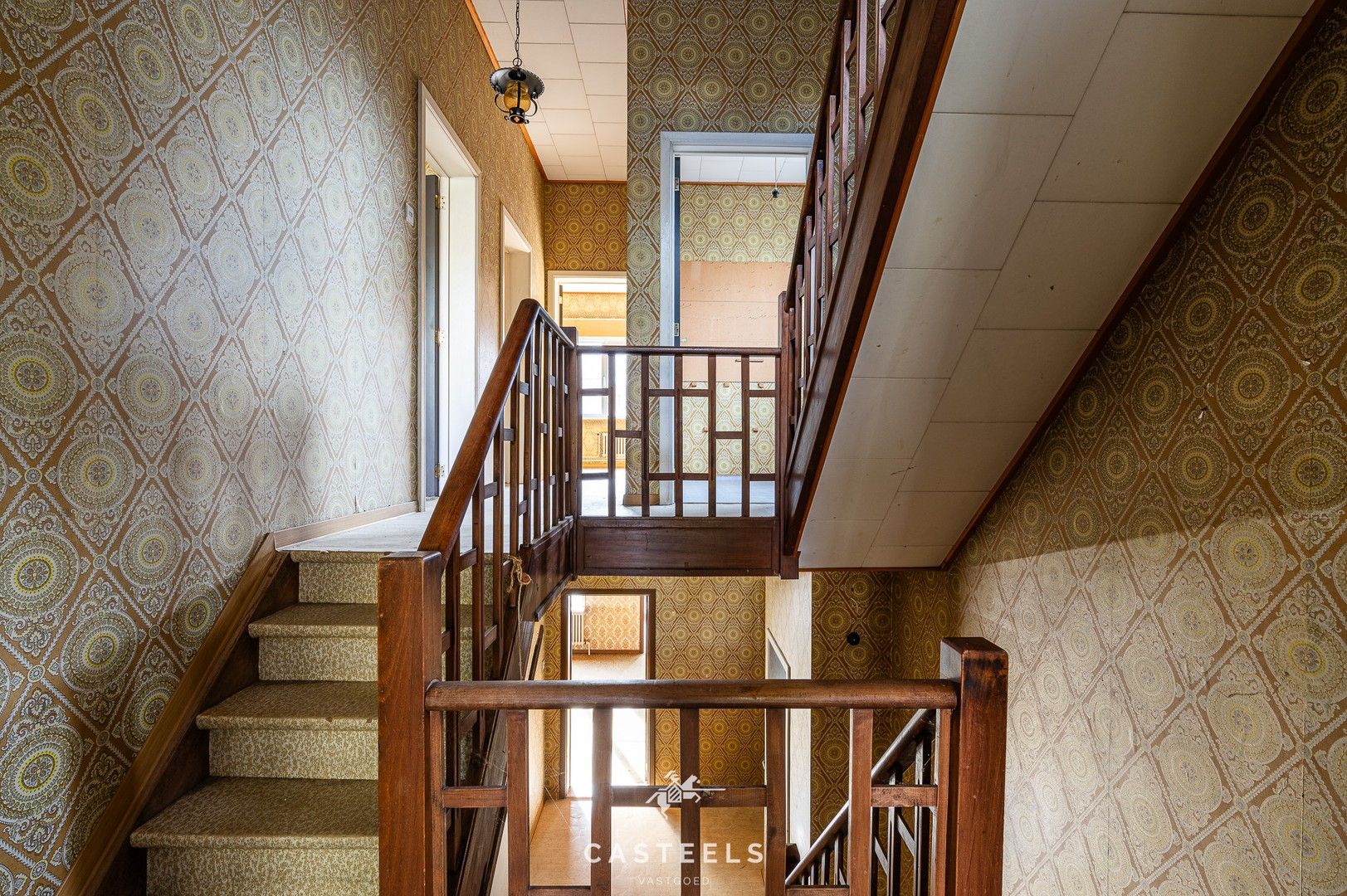 Ruime, te renoveren woning te koop in Gent foto 13