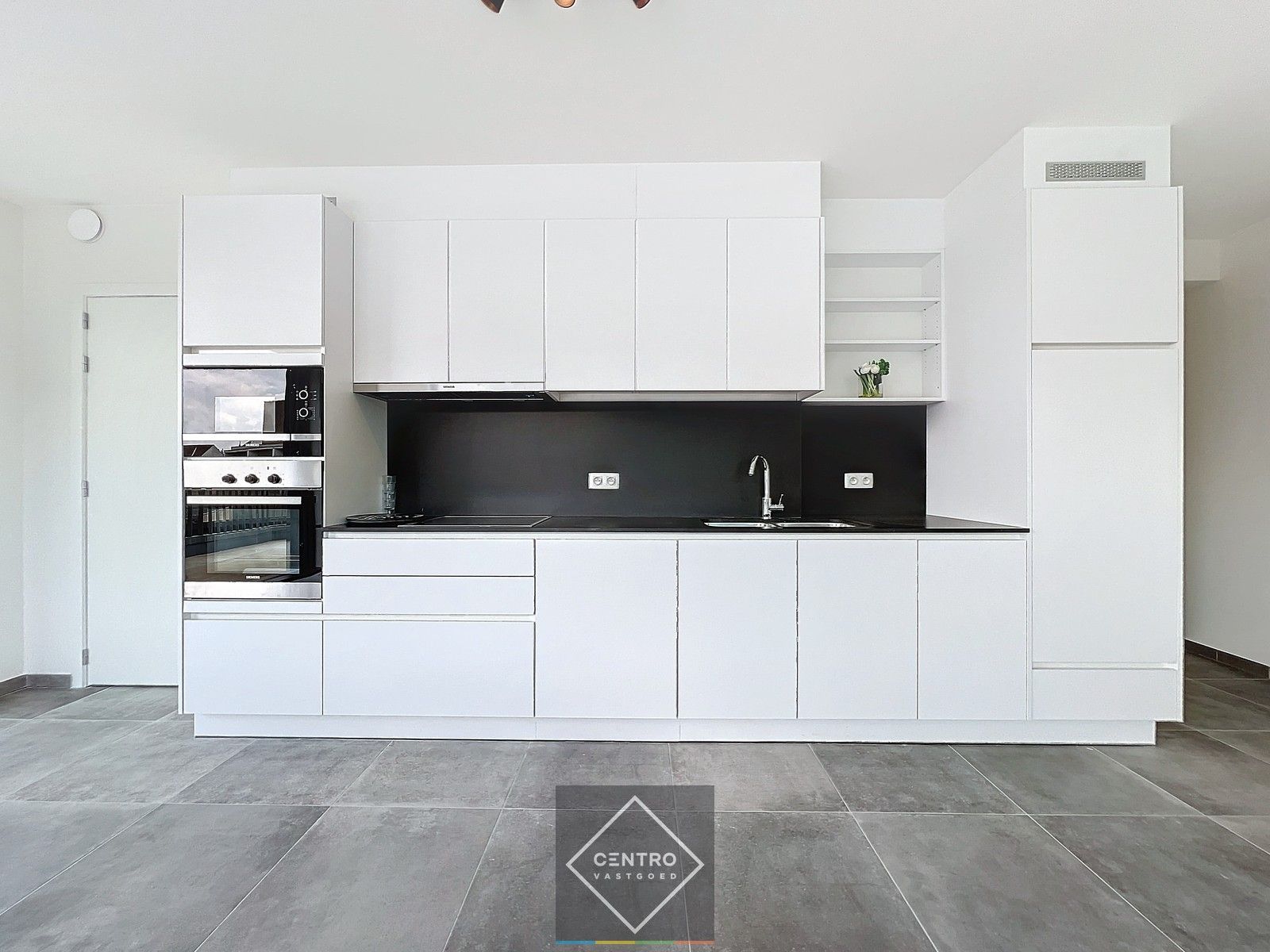 Penthouse (100m²) met RUIME terrassen (33m²) in kleinschalig project pal in het CENTRUM van Kortrijk ! Aankoop aan 6% BTW  mogelijk! foto 7