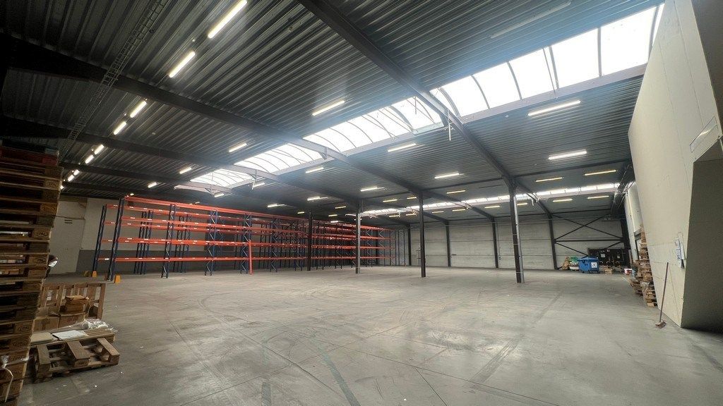 Bedrijfsgebouw met laadkade te koop in Zottegem foto 4