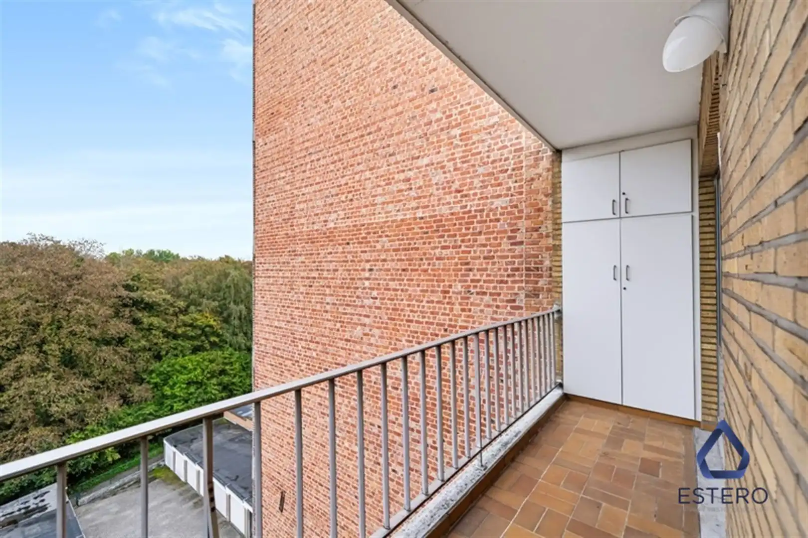 Ruim appartement met garagebox op een toplocatie in Aalst foto 13