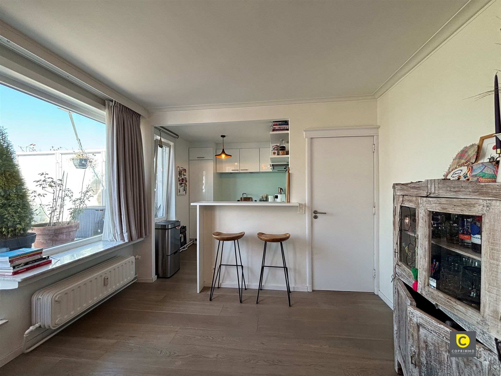 GEMEUBELD dakappartement met 2slp! foto 4