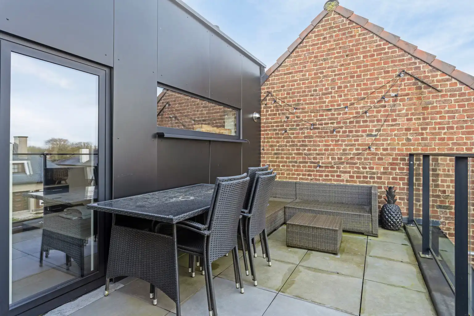Penthouse in uitstekende staat met 2 slpks en 2 carports foto 19