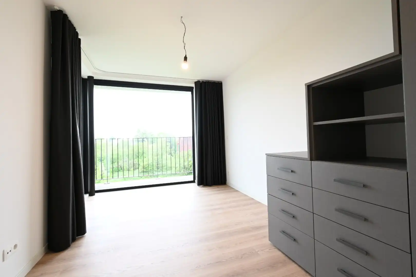 Knap recent appartement met 2 slaapkamers en mooi uitzicht + autostandplaats foto 9