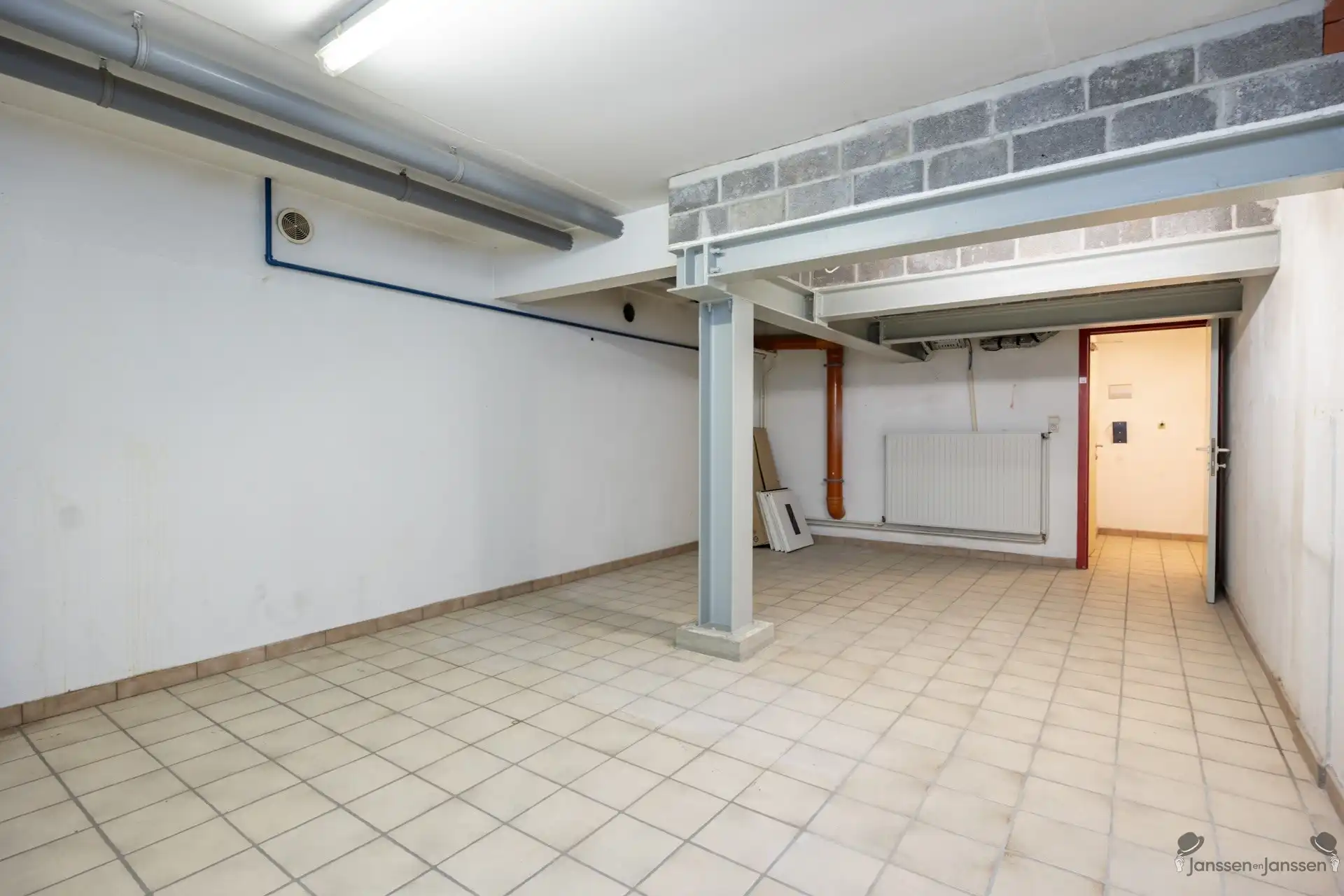 Commercieel gebouw met parkeergelegenheid! foto 43