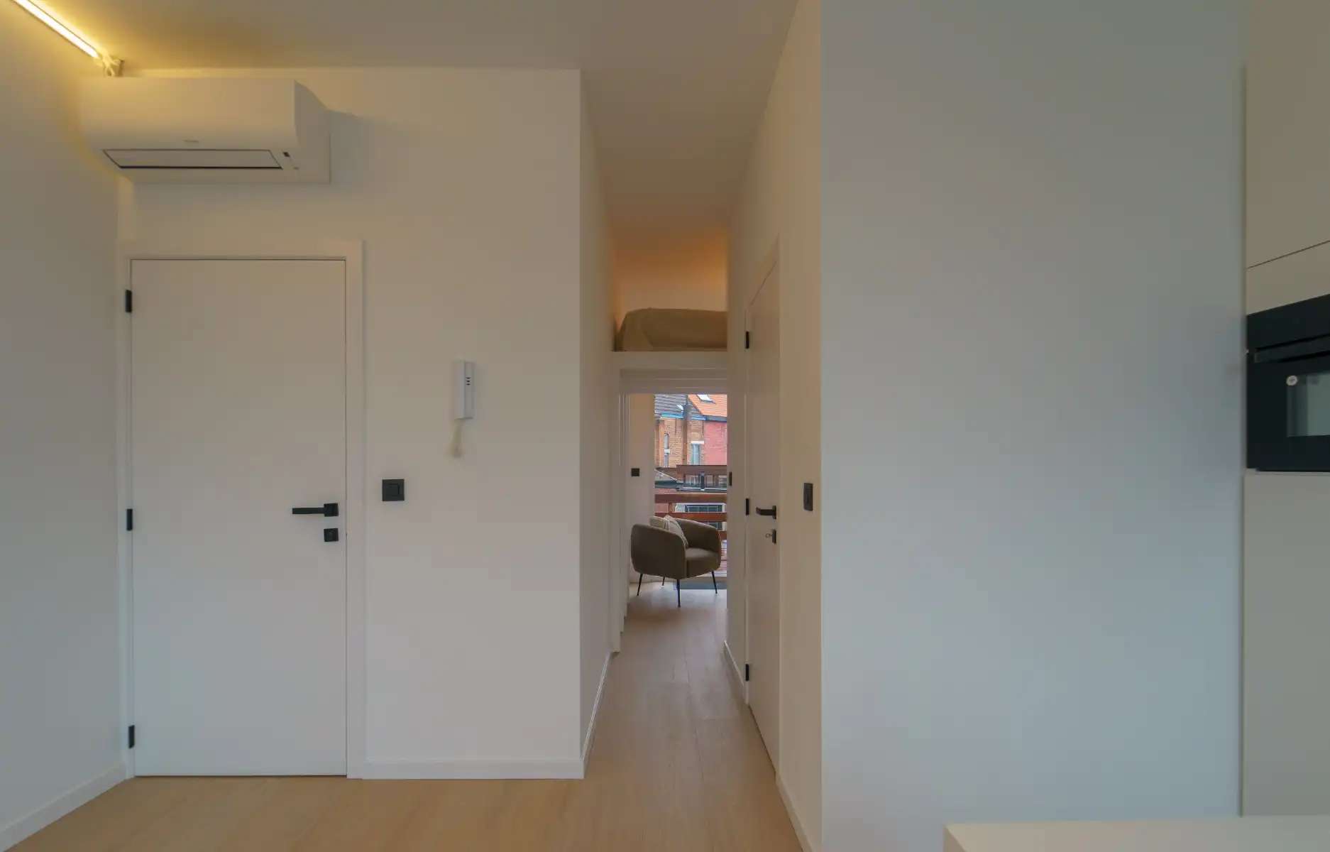 Gerenoveerd appartement (1 slaapkamer) met leuk terras foto 11