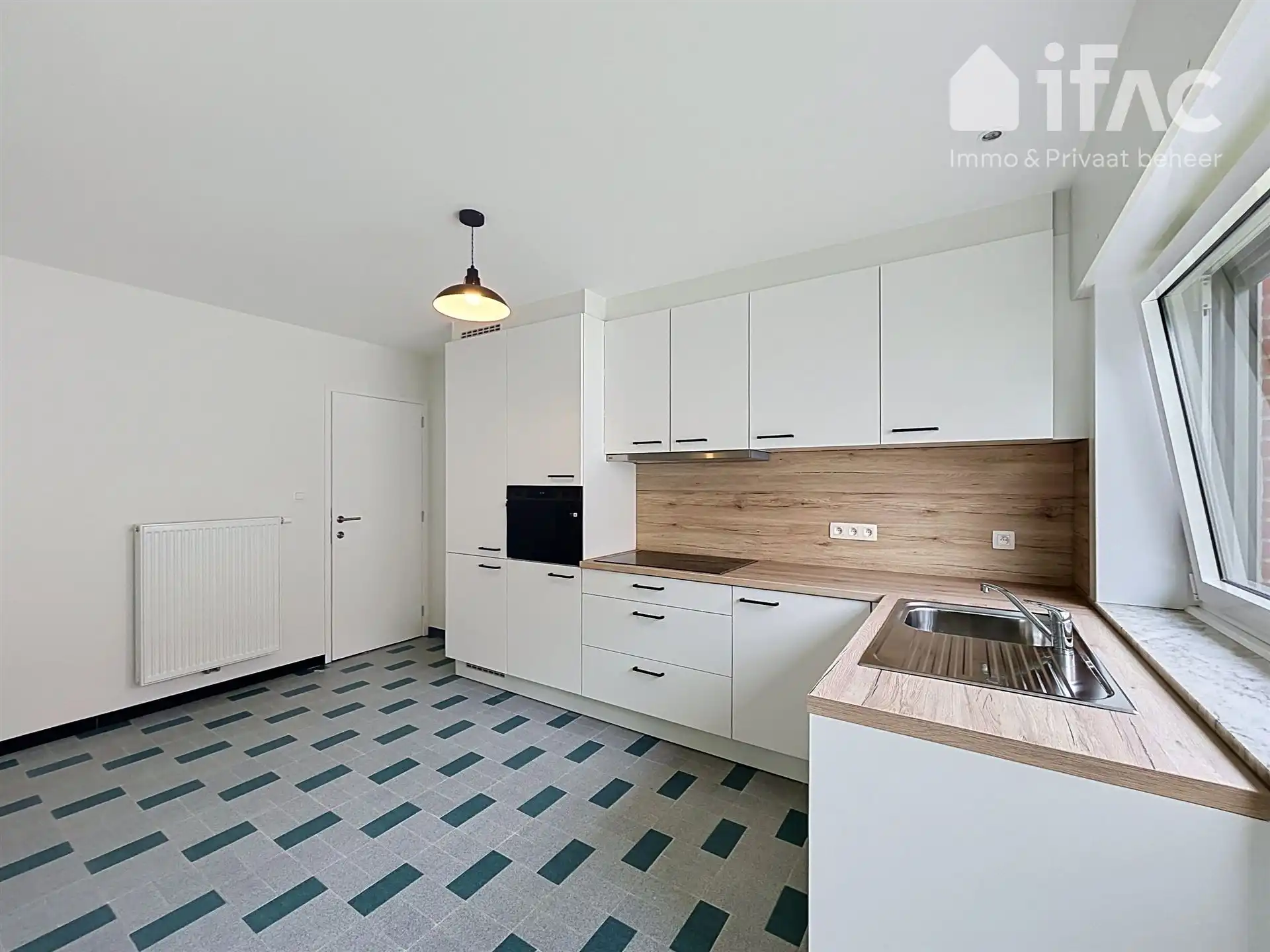 Gerenoveerde woning met 2 slaapkamers en grote tuin foto 11